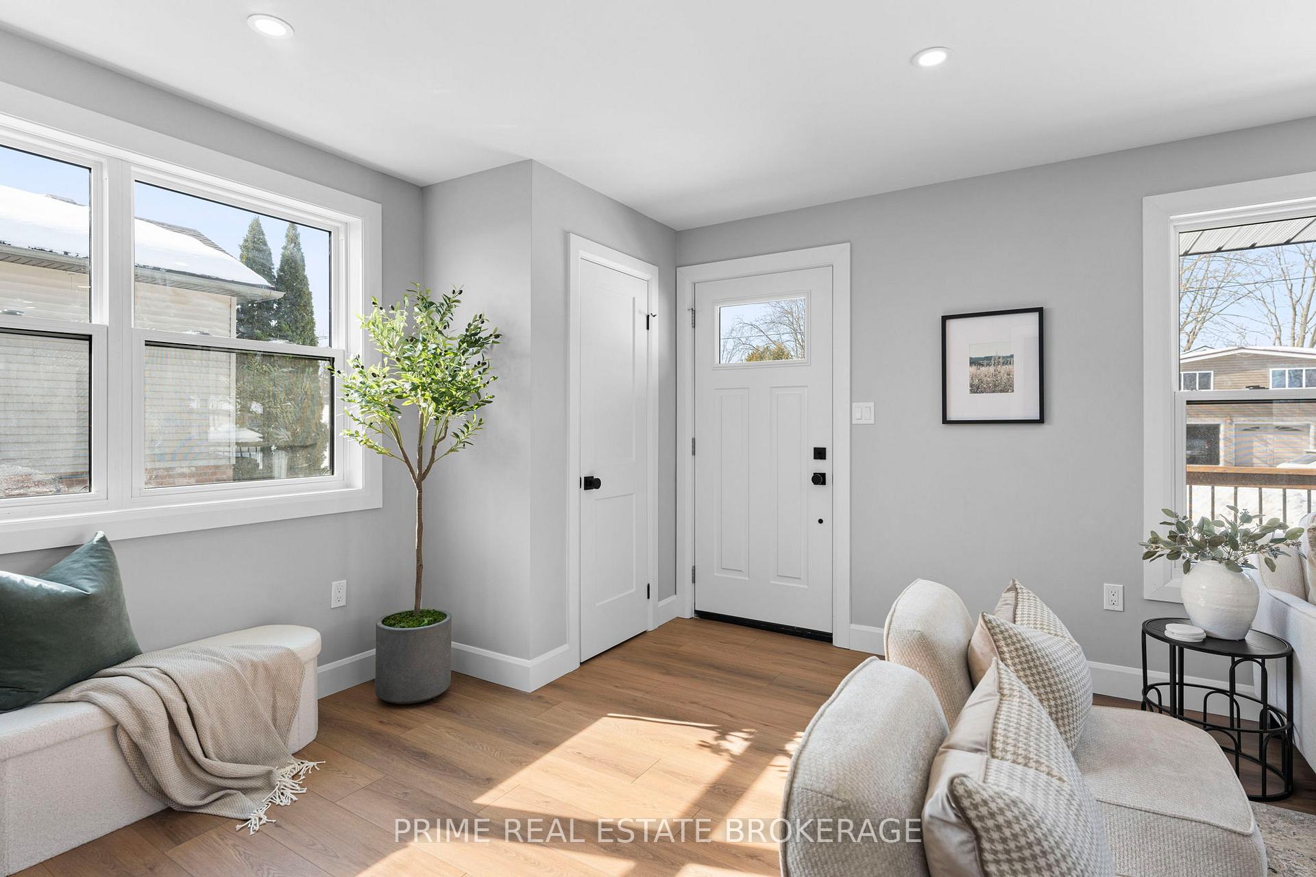 Photo 4 of 320 Marlborough Street, South Huron, Exeter — HOMEH