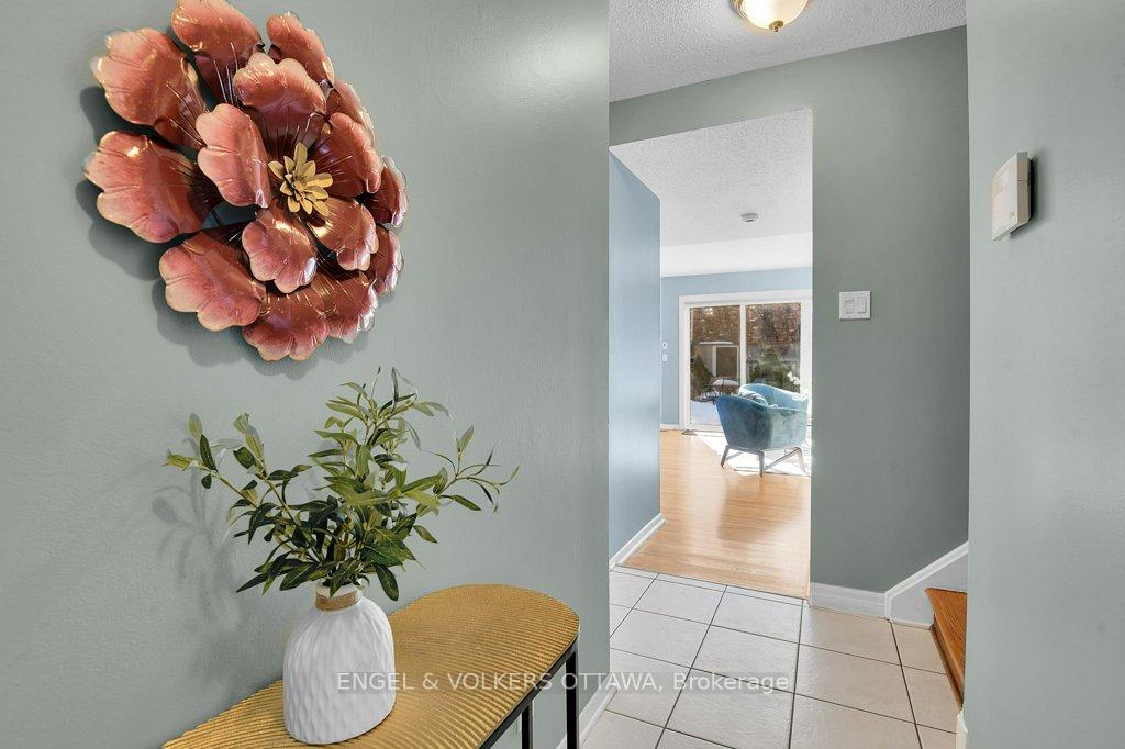 Photo 6 of 8 Monterey Drive, Ottawa, Briargreen — HOMEH