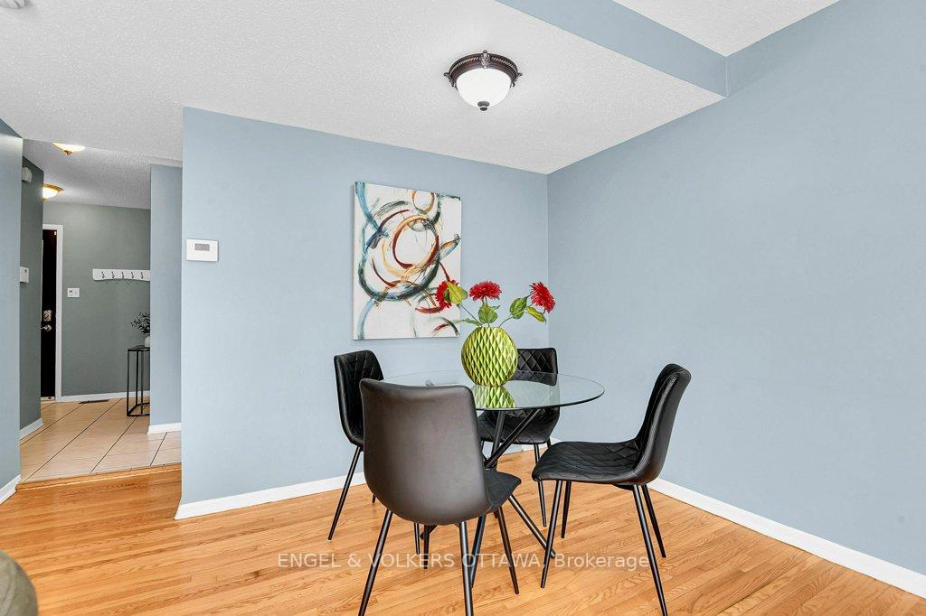 Photo 13 of 8 Monterey Drive, Ottawa, Briargreen — HOMEH