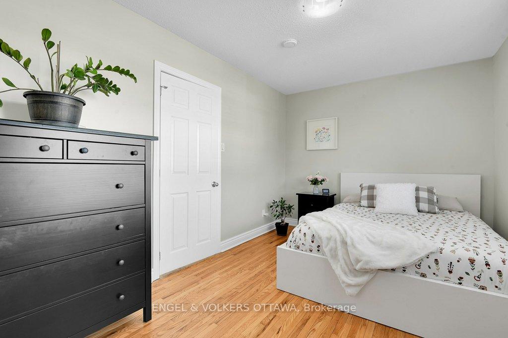 Photo 22 of 8 Monterey Drive, Ottawa, Briargreen — HOMEH