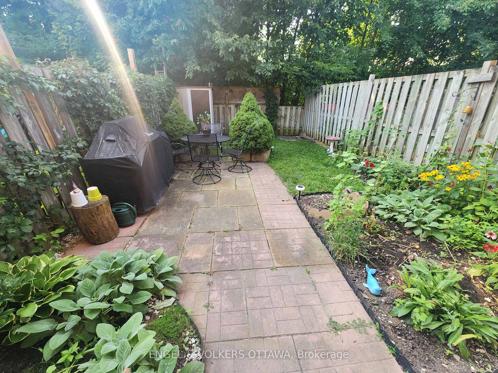 Photo 35 of 8 Monterey Drive, Ottawa, Briargreen — HOMEH