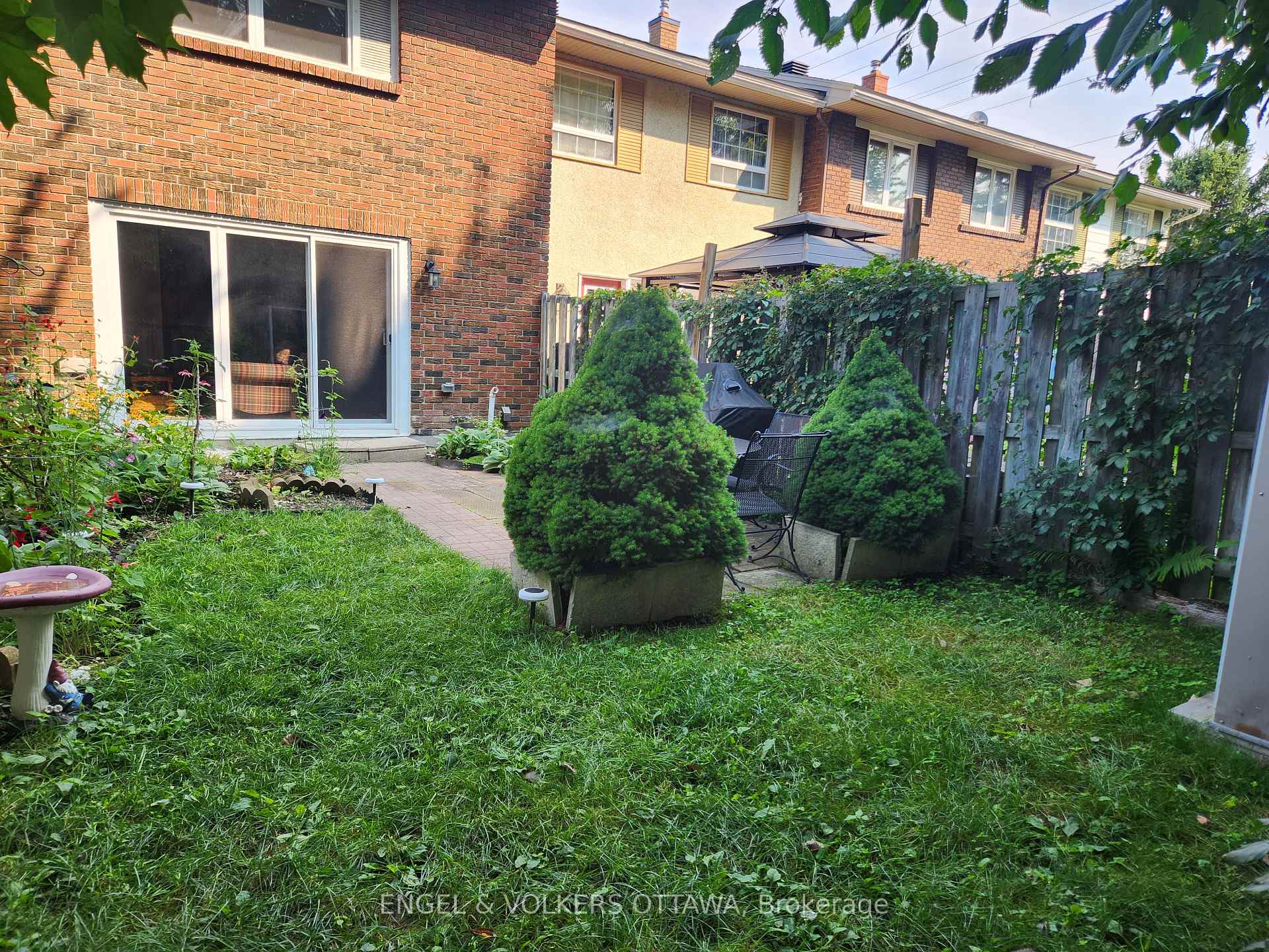 Photo 42 of 8 Monterey Drive, Ottawa, Briargreen — HOMEH