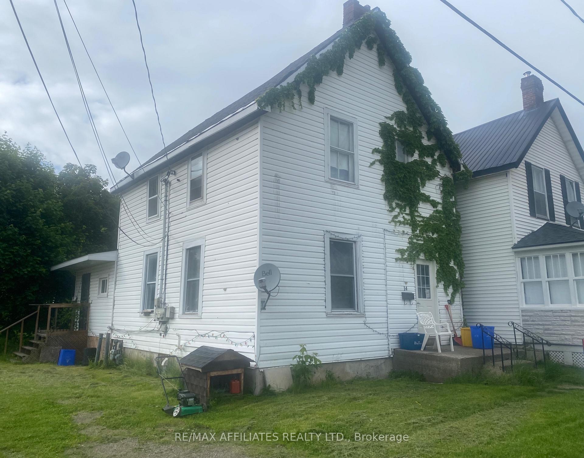 Photo 1 of 14 Lanark Street, Smiths Falls — HOMEH