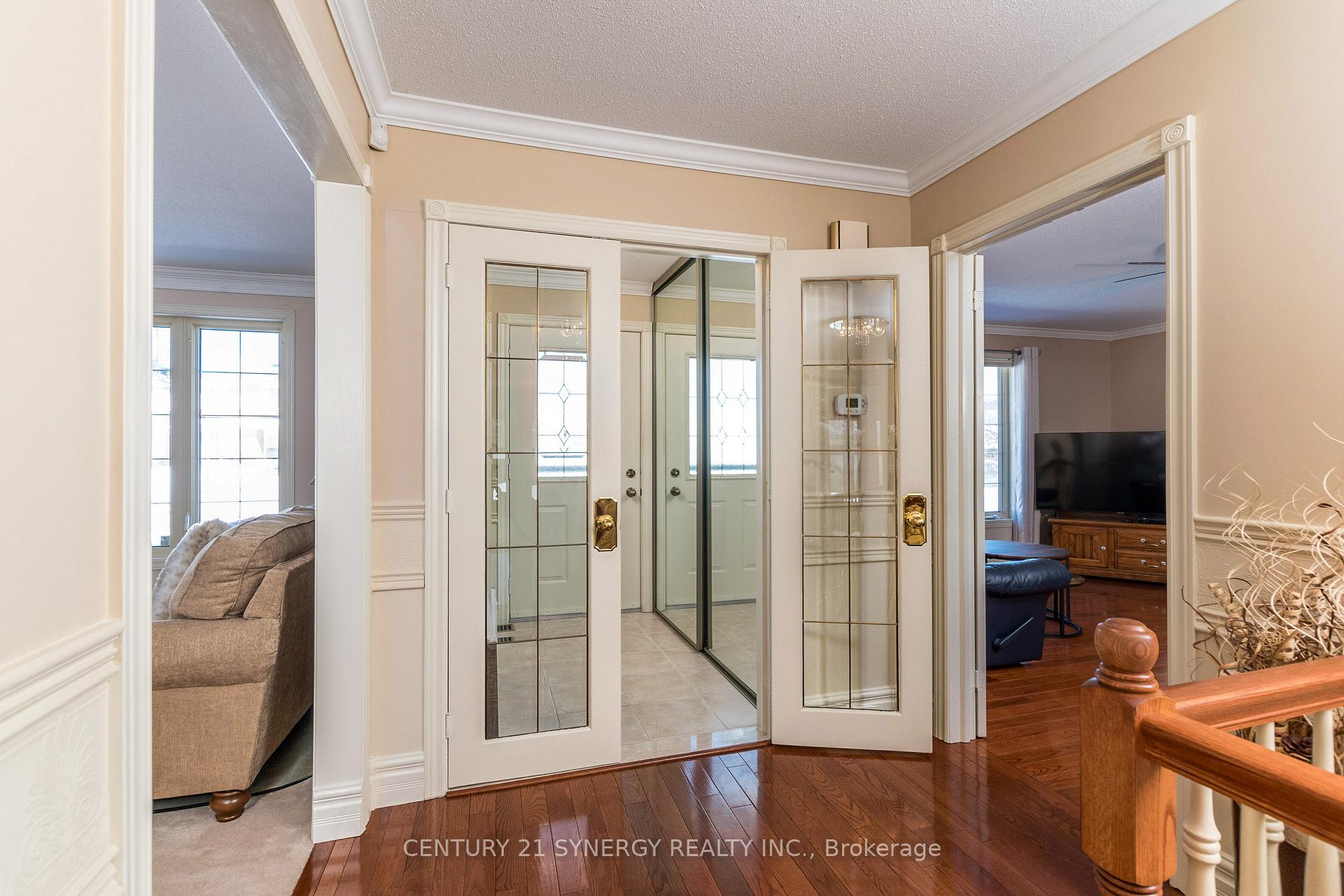 Photo 5 of 7 Ardell Grove S, Ottawa, Craig Henry/Woodvale — HOMEH