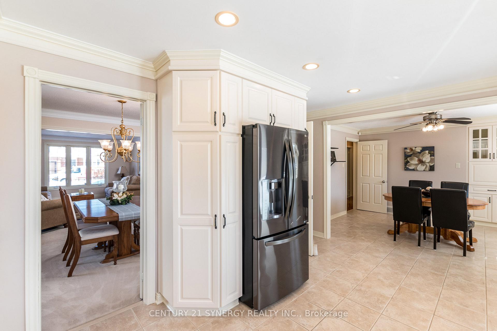 Photo 13 of 7 Ardell Grove S, Ottawa, Craig Henry/Woodvale — HOMEH