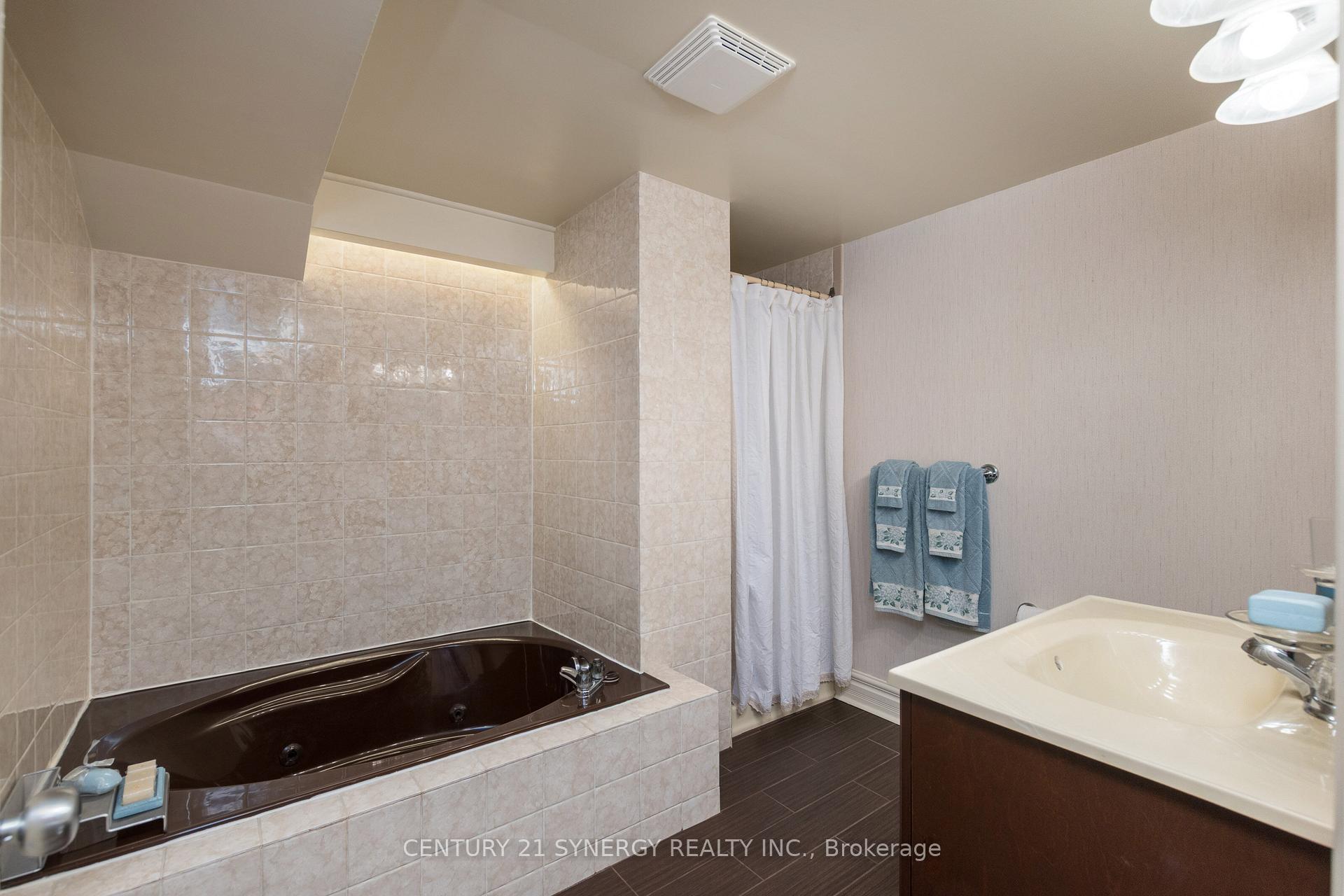 Photo 33 of 7 Ardell Grove S, Ottawa, Craig Henry/Woodvale — HOMEH
