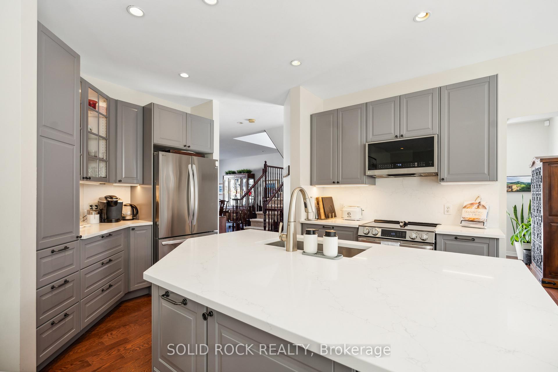 Photo 11 of 18 Manorgate Place, Ottawa, Craig Henry/Woodvale — HOMEH