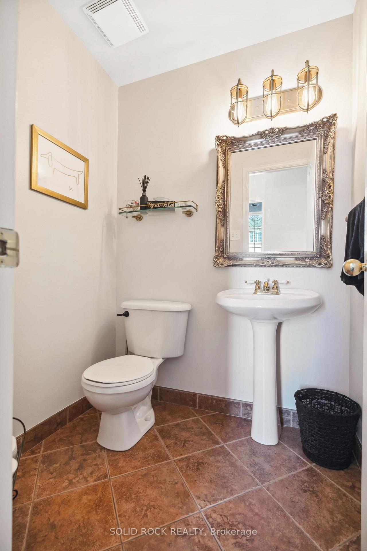 Photo 15 of 18 Manorgate Place, Ottawa, Craig Henry/Woodvale — HOMEH