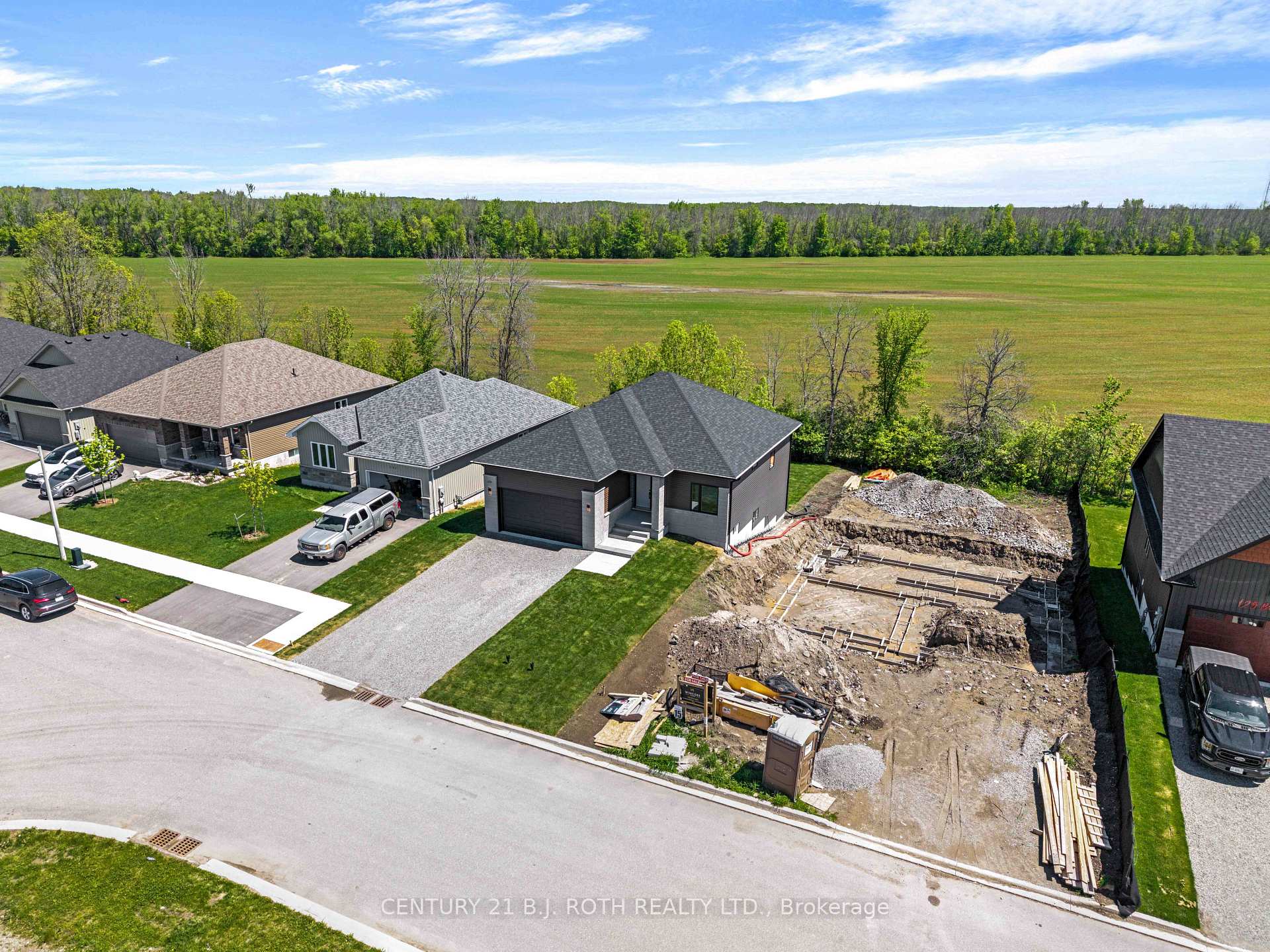 Photo 4 of 129 Brandon Avenue, Severn, Coldwater — HOMEH
