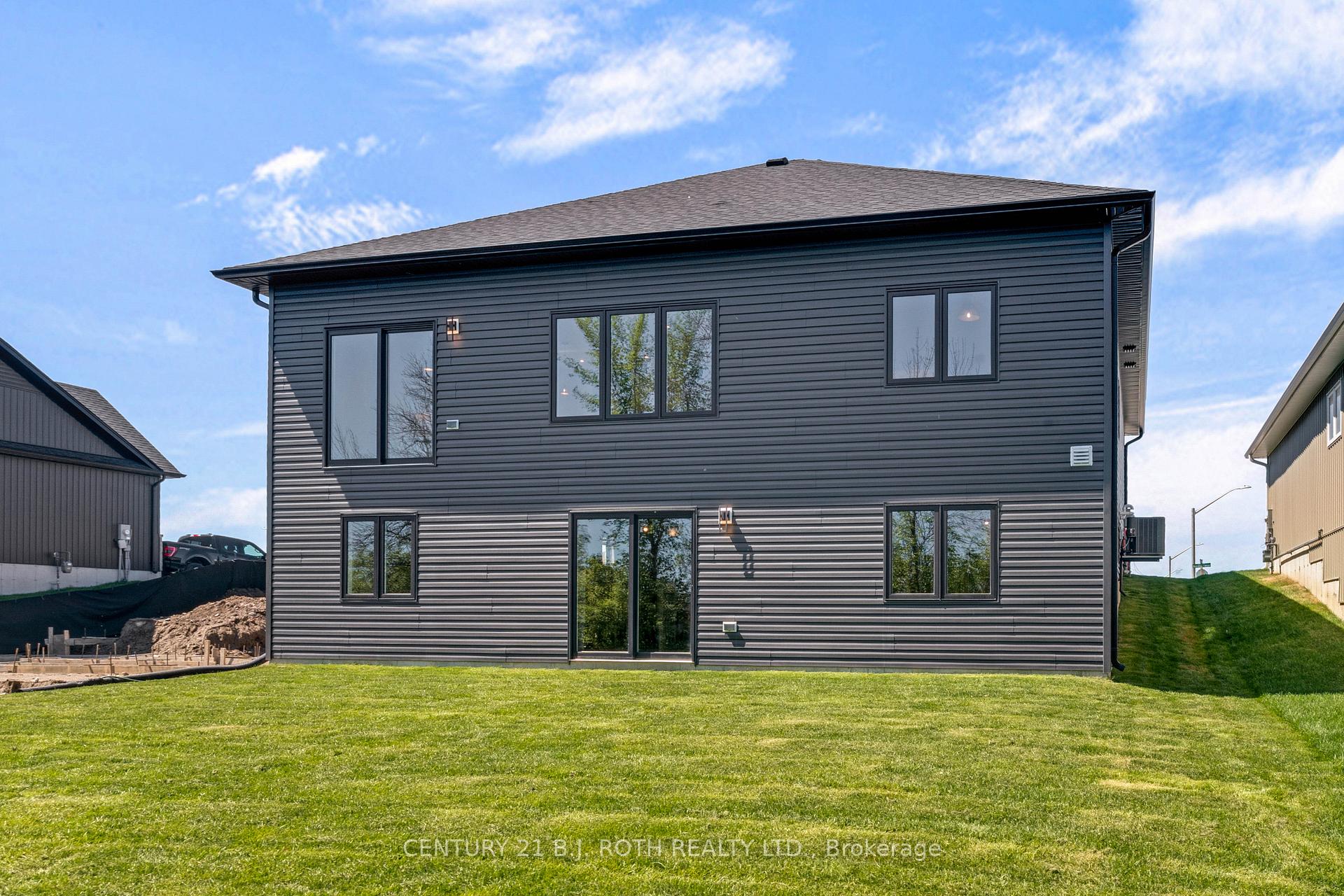 Photo 34 of 129 Brandon Avenue, Severn, Coldwater — HOMEH