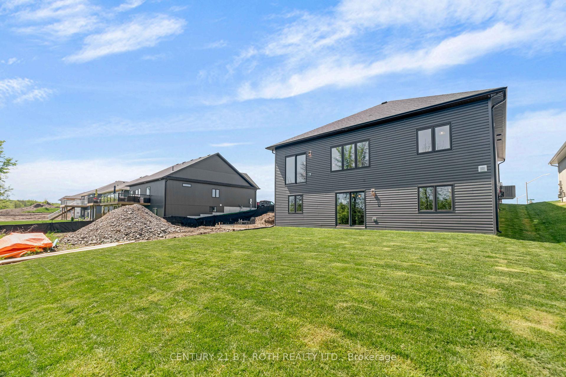 Photo 35 of 129 Brandon Avenue, Severn, Coldwater — HOMEH