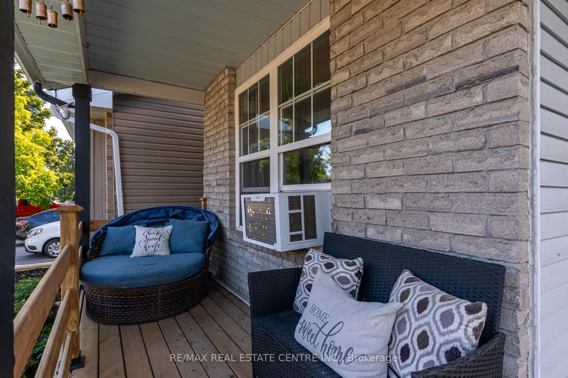 Photo 3 of 521 Pineview Gardens, Shelburne — HOMEH