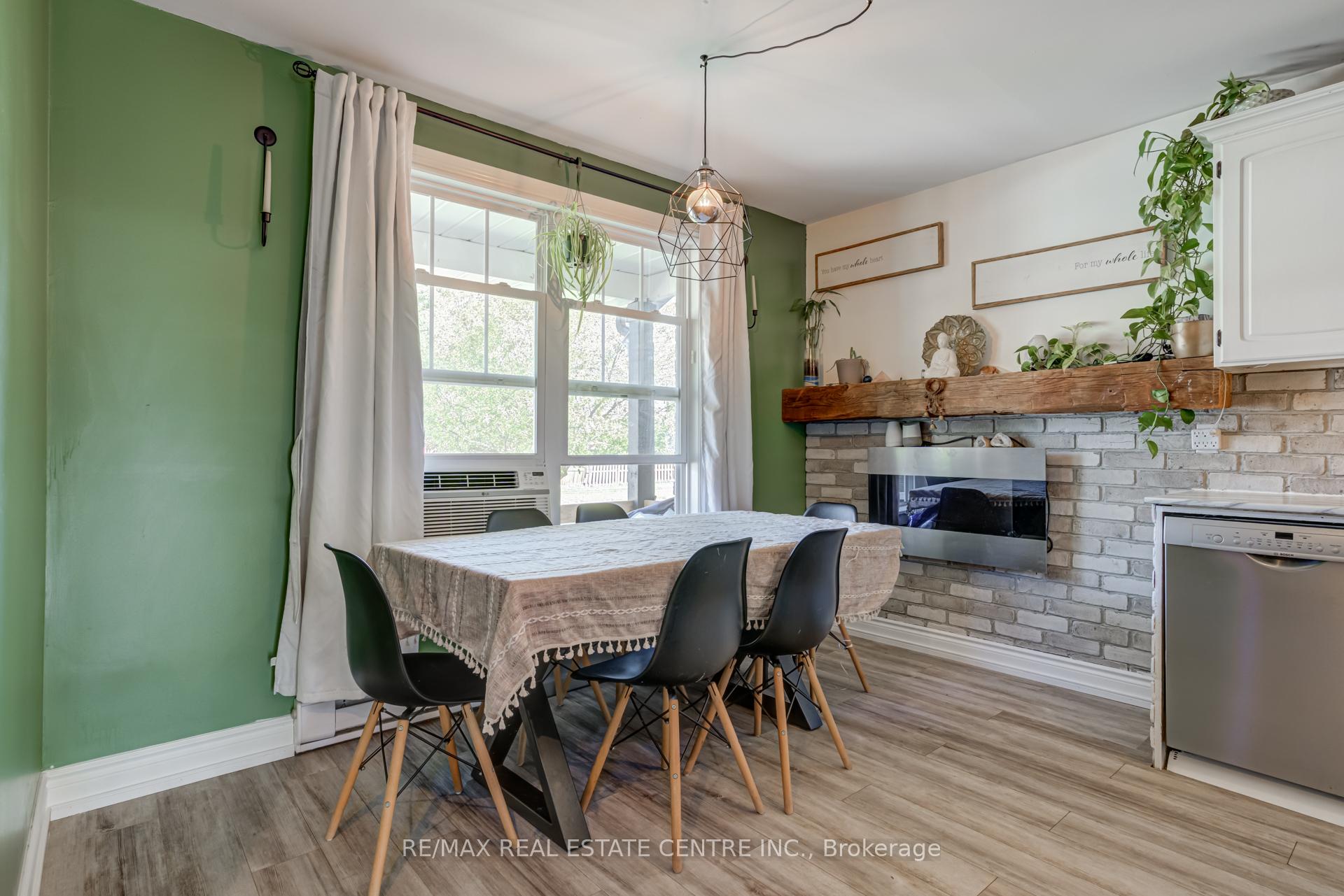 Photo 7 of 521 Pineview Gardens, Shelburne — HOMEH