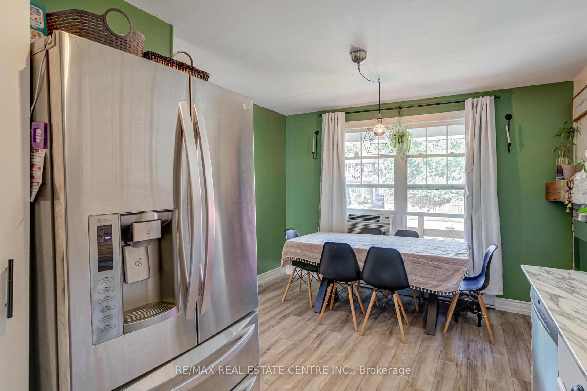 Photo 10 of 521 Pineview Gardens, Shelburne — HOMEH