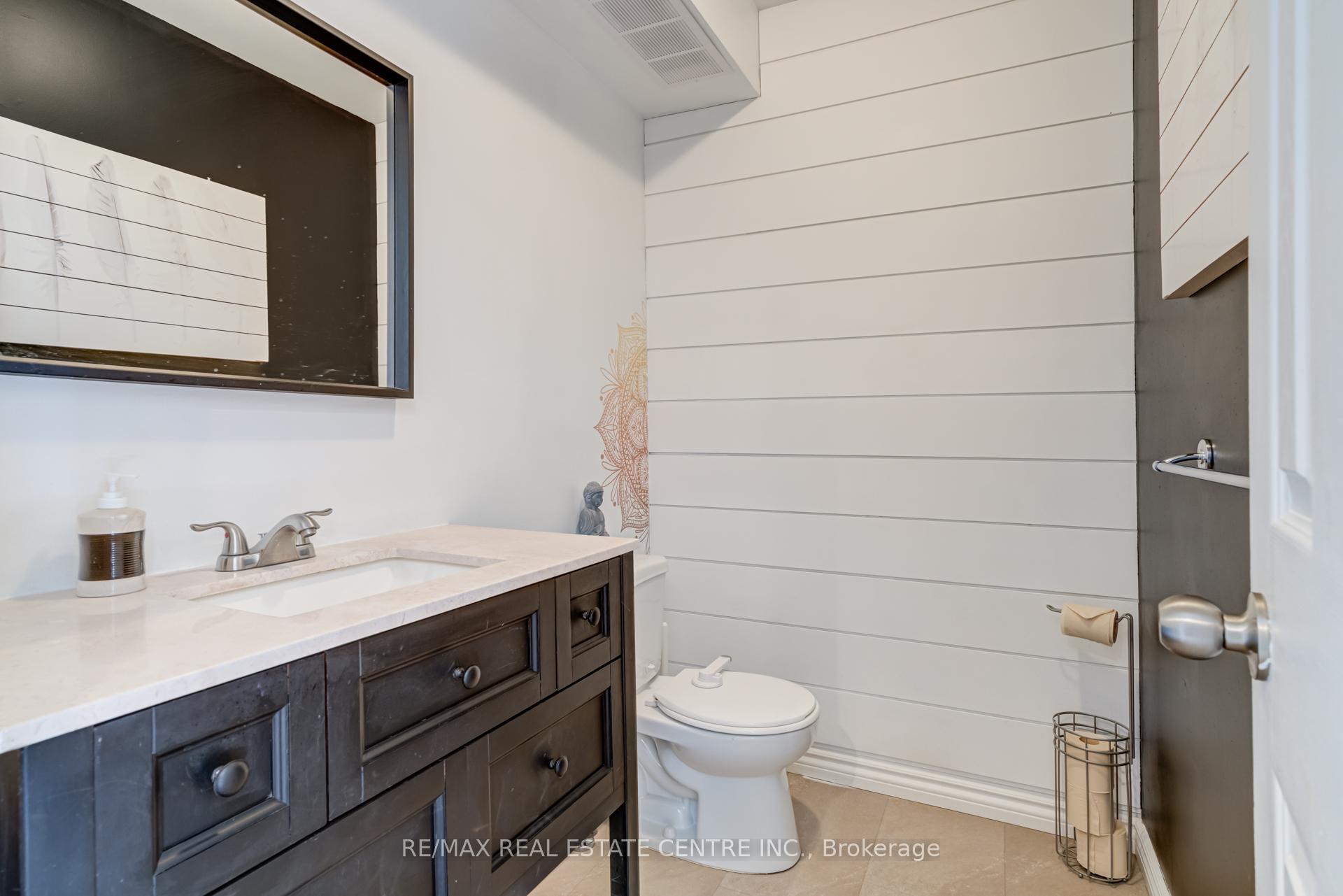 Photo 13 of 521 Pineview Gardens, Shelburne — HOMEH