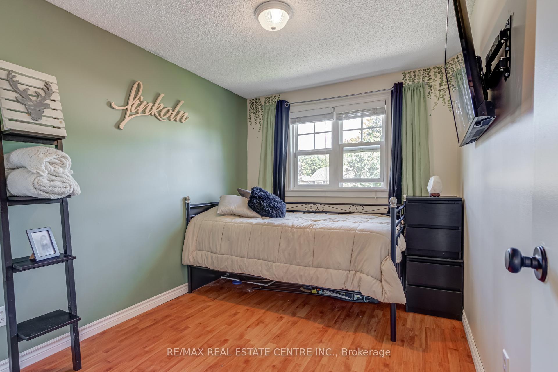 Photo 32 of 521 Pineview Gardens, Shelburne — HOMEH