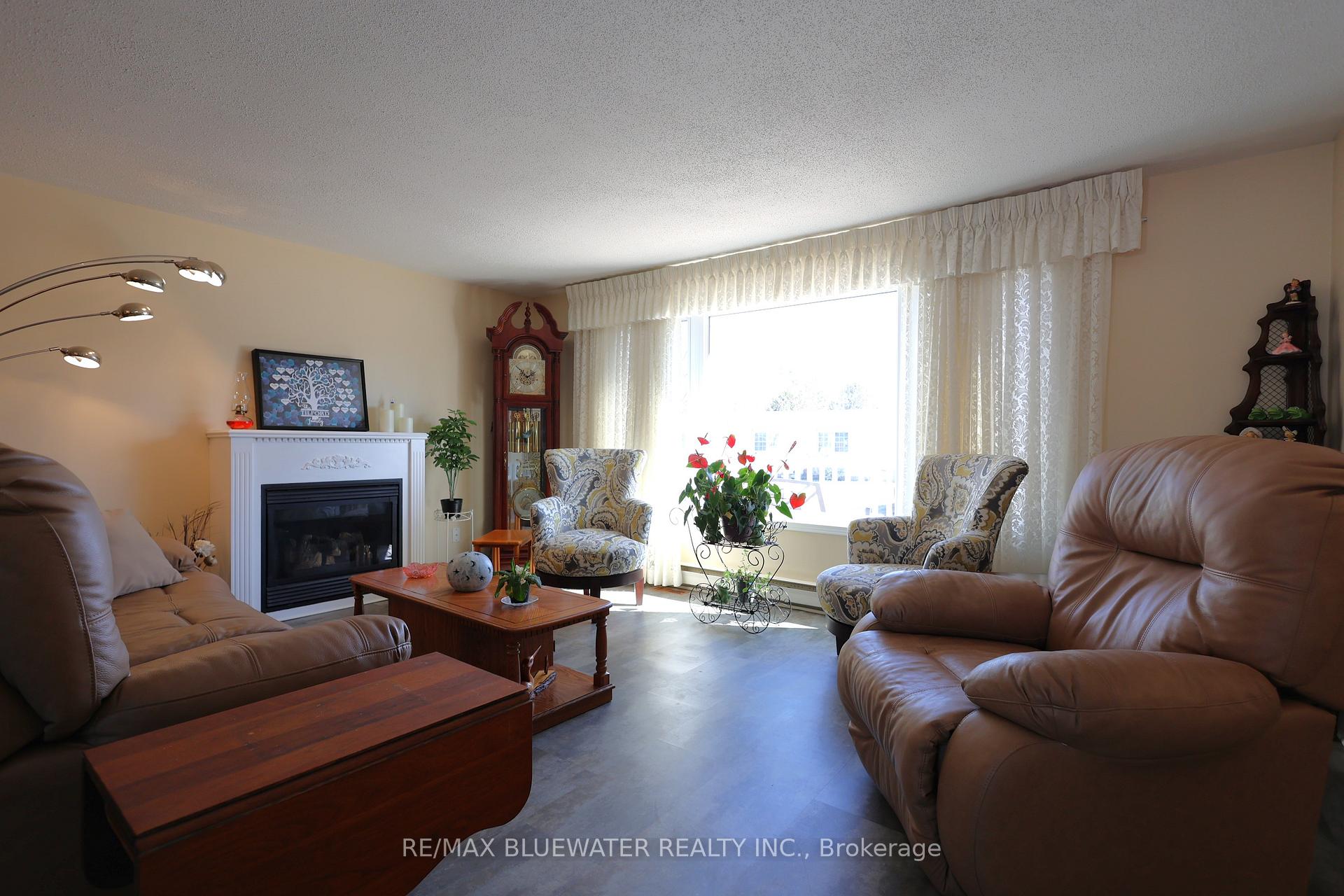 Photo 9 of 383 Augusta Crescent, South Huron, Stephen — HOMEH