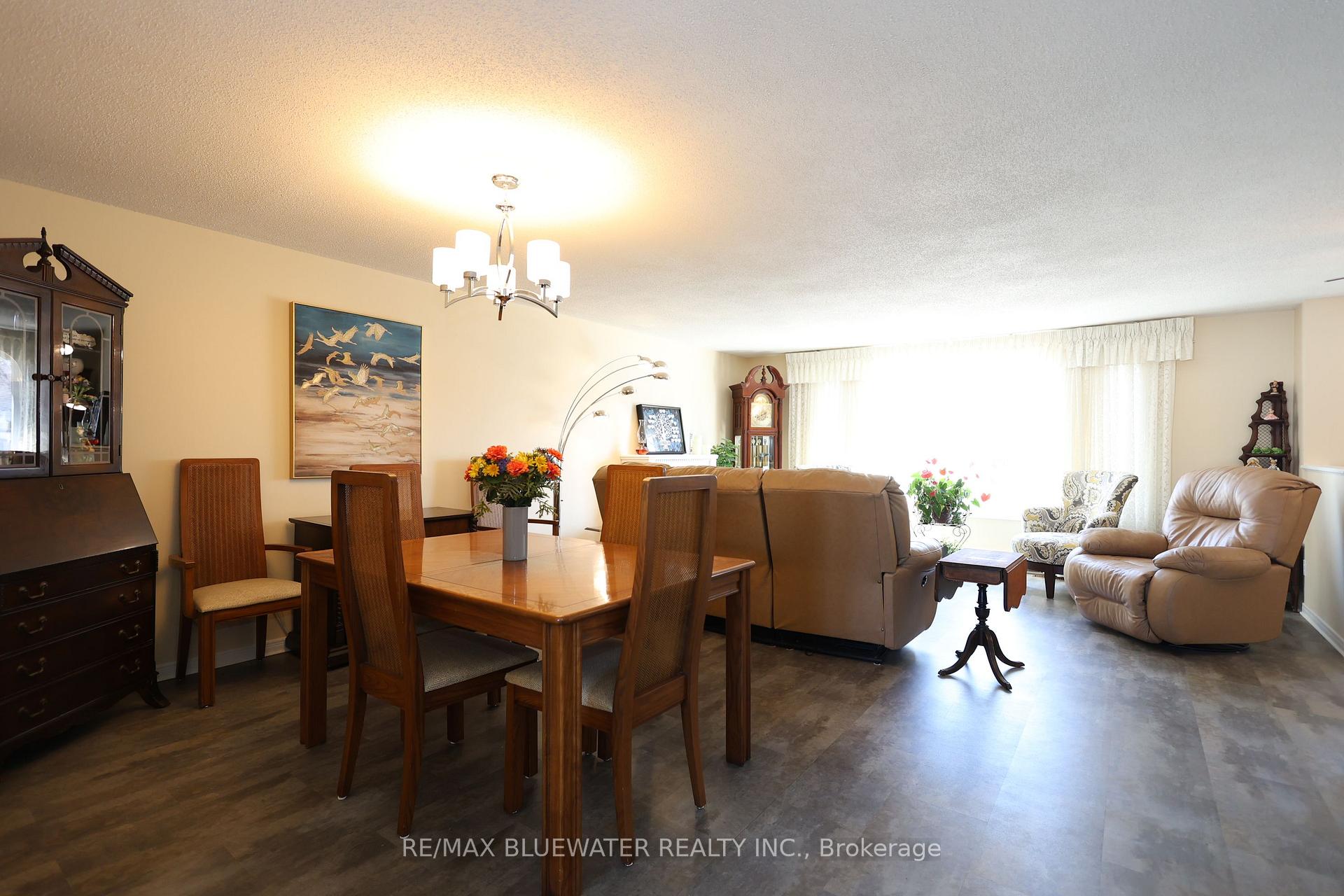 Photo 12 of 383 Augusta Crescent, South Huron, Stephen — HOMEH