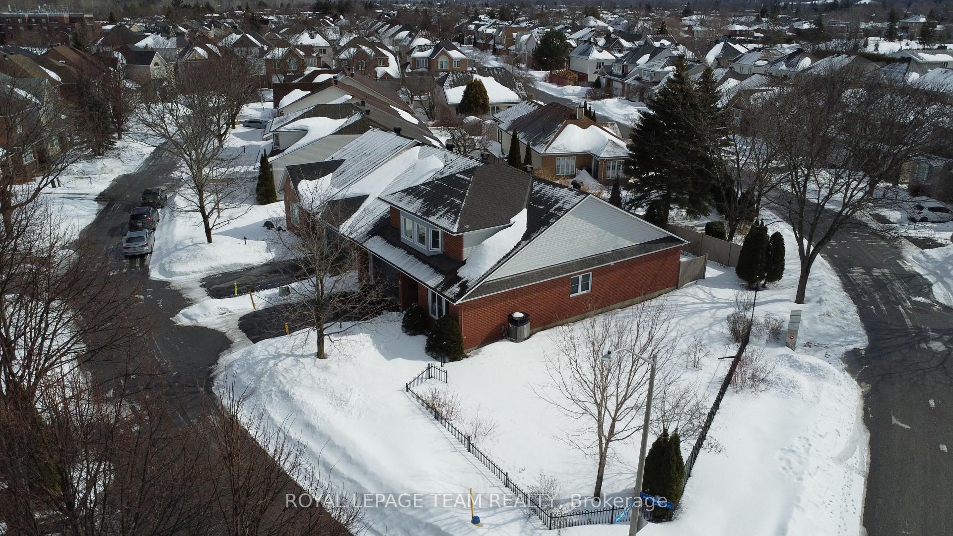 Photo 2 of 8 Bridlegate Place, Ottawa, Craig Henry/Woodvale — HOMEH