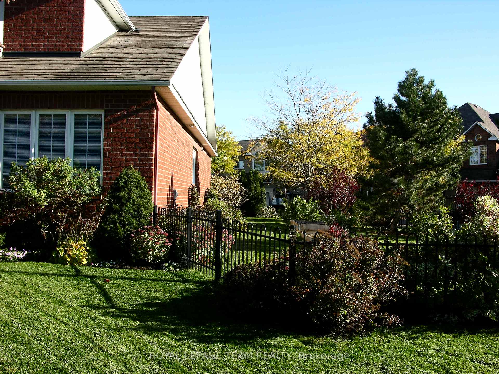 Photo 3 of 8 Bridlegate Place, Ottawa, Craig Henry/Woodvale — HOMEH