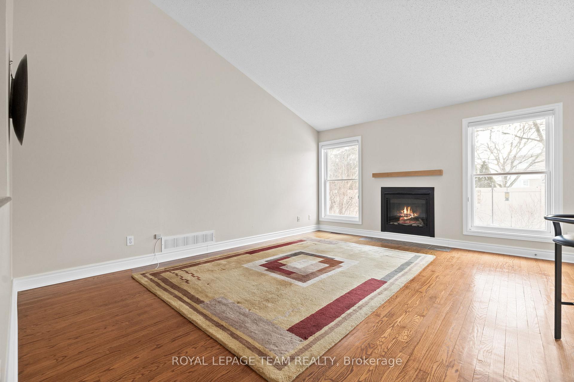 Photo 7 of 8 Bridlegate Place, Ottawa, Craig Henry/Woodvale — HOMEH