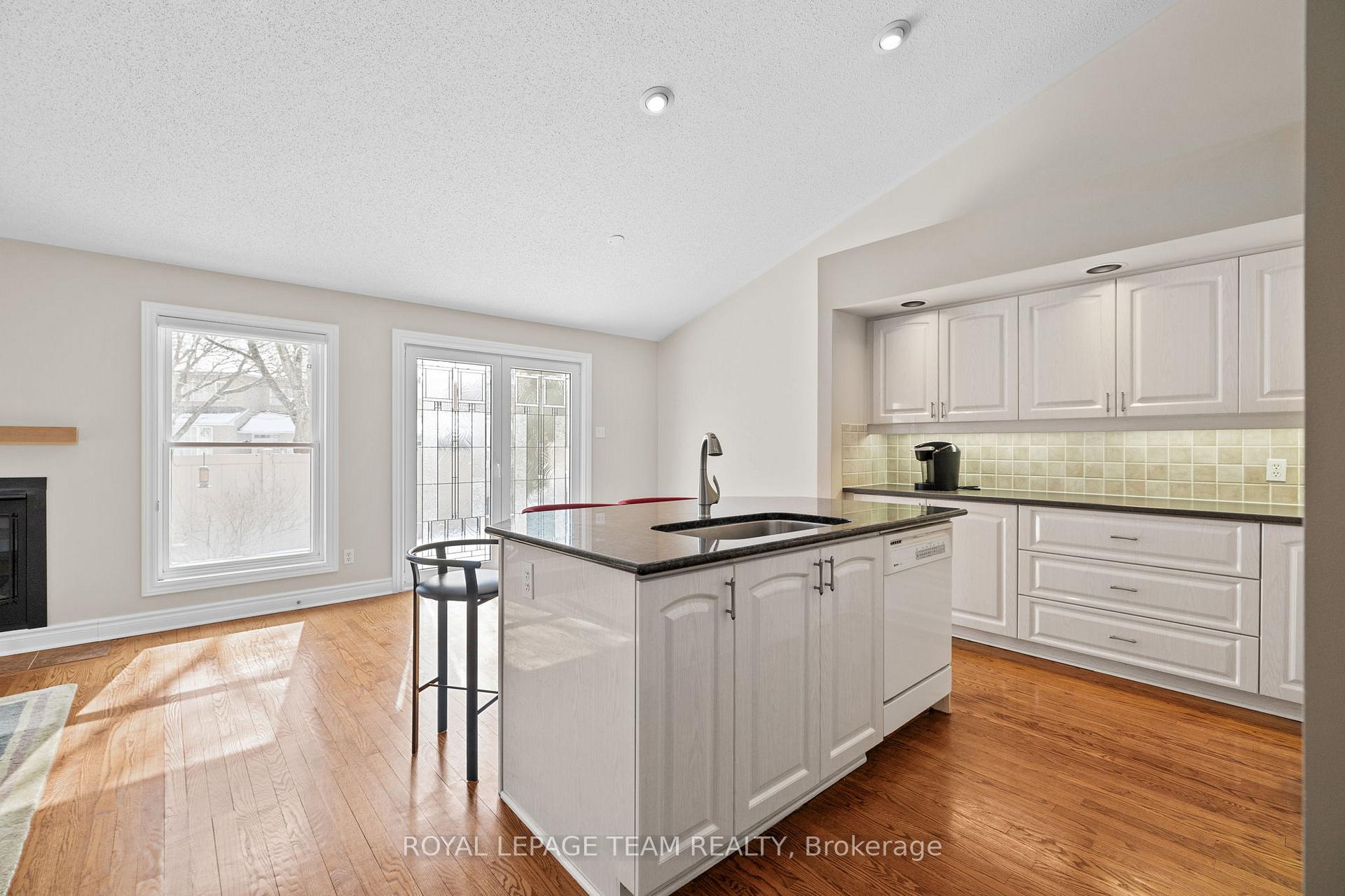 Photo 9 of 8 Bridlegate Place, Ottawa, Craig Henry/Woodvale — HOMEH