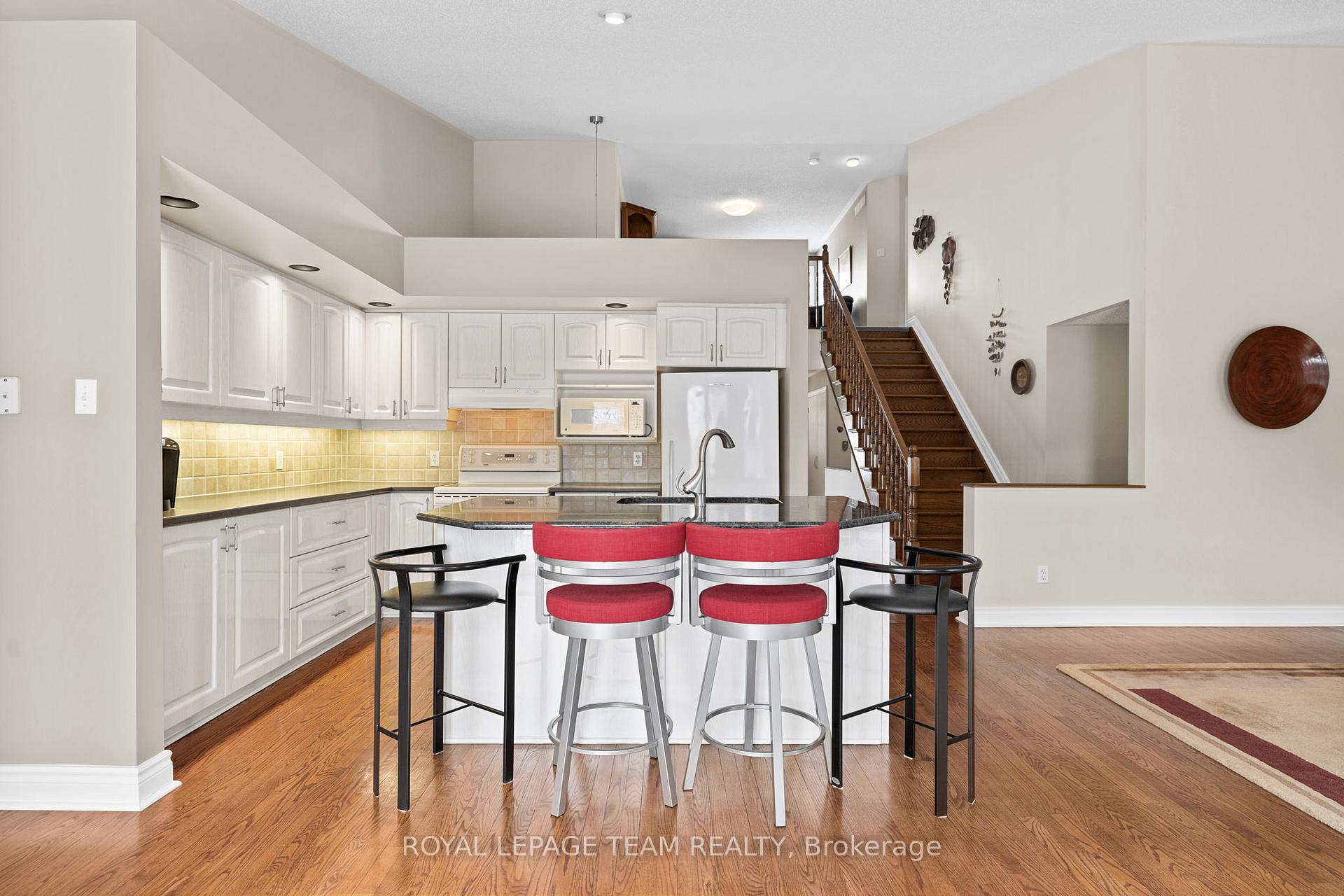 Photo 12 of 8 Bridlegate Place, Ottawa, Craig Henry/Woodvale — HOMEH