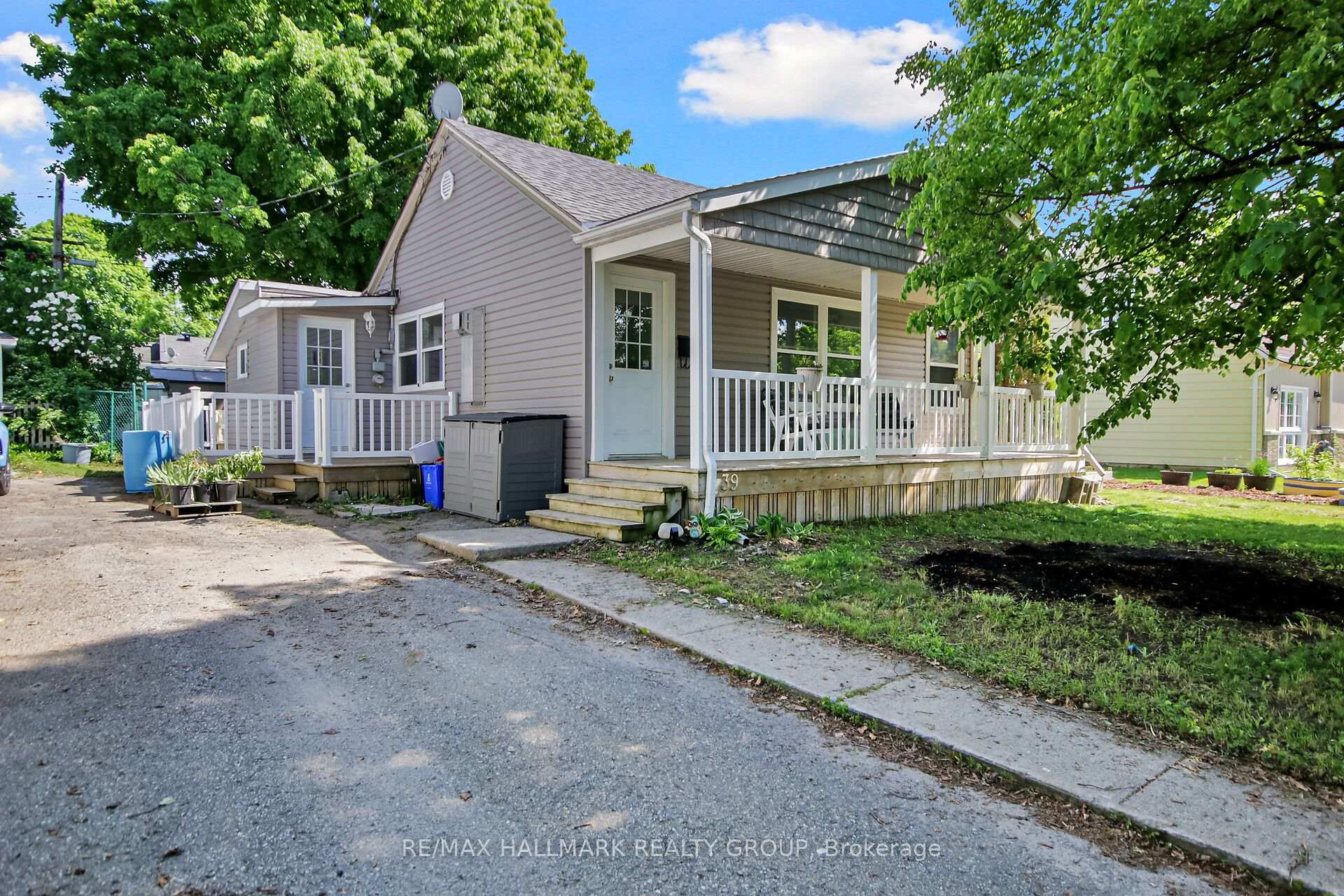 Photo 1 of 39 Beech Street, Smiths Falls — HOMEH