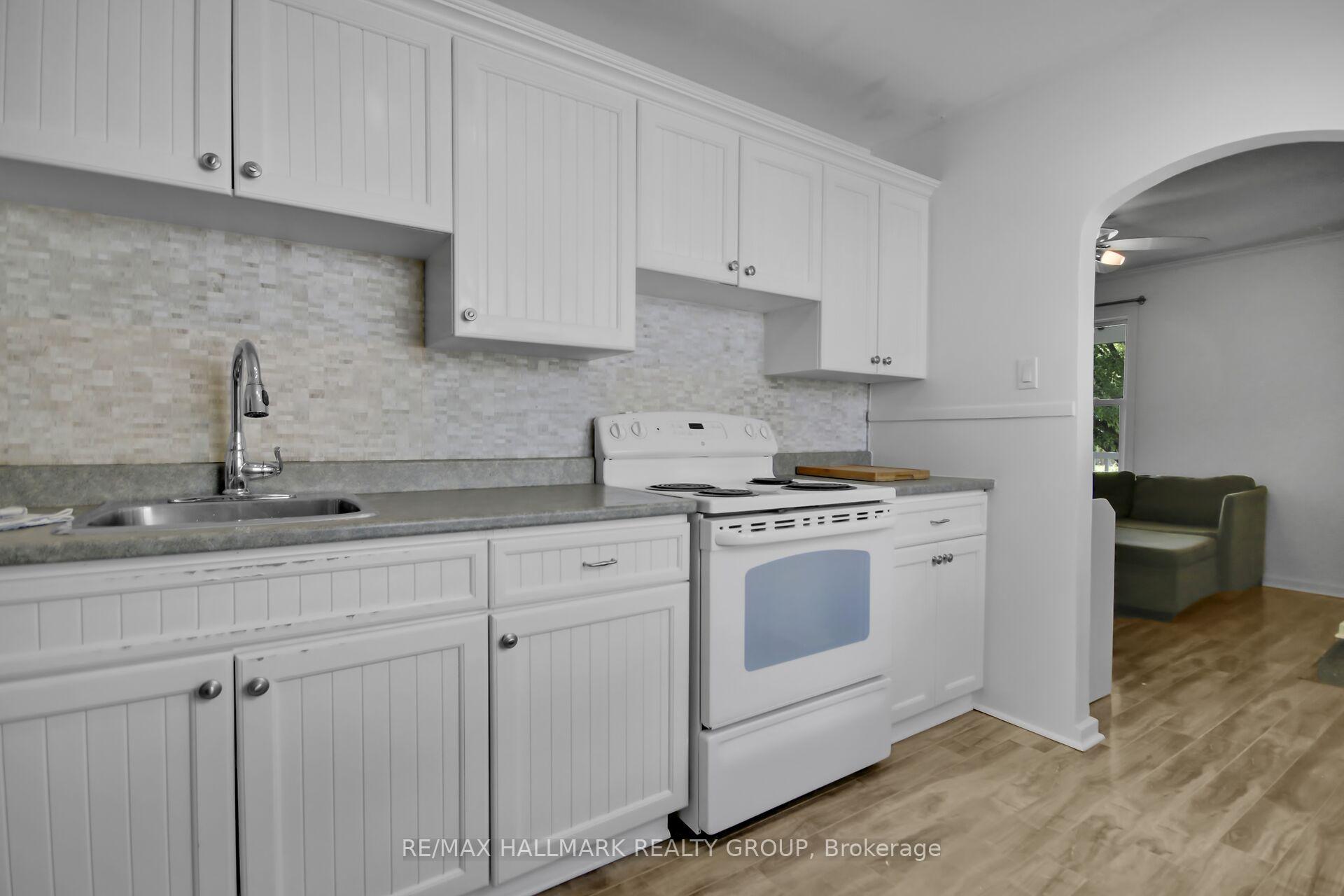 Photo 11 of 39 Beech Street, Smiths Falls — HOMEH
