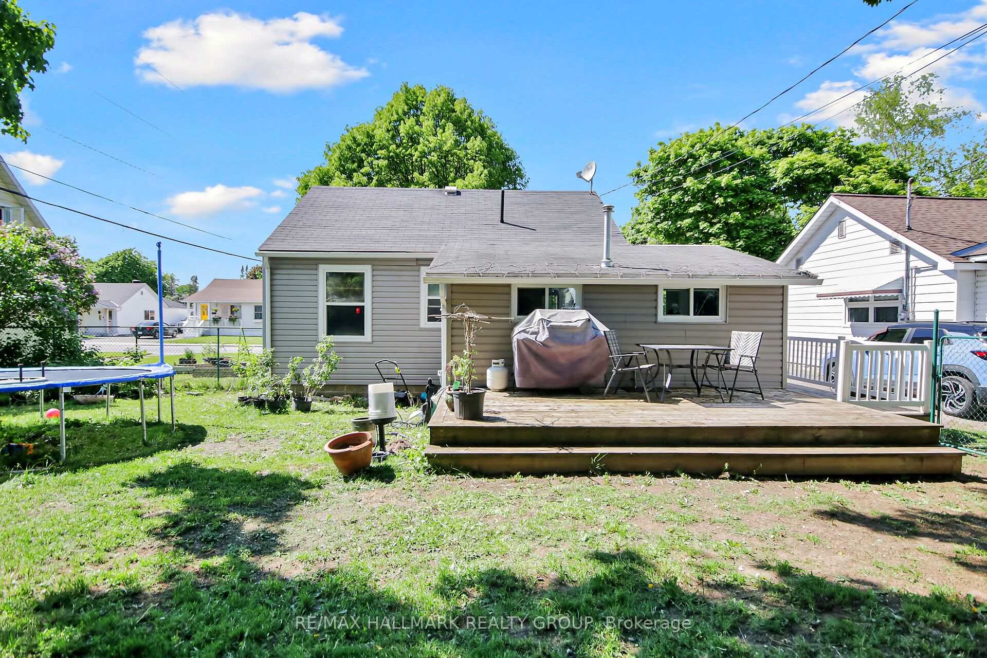Photo 17 of 39 Beech Street, Smiths Falls — HOMEH
