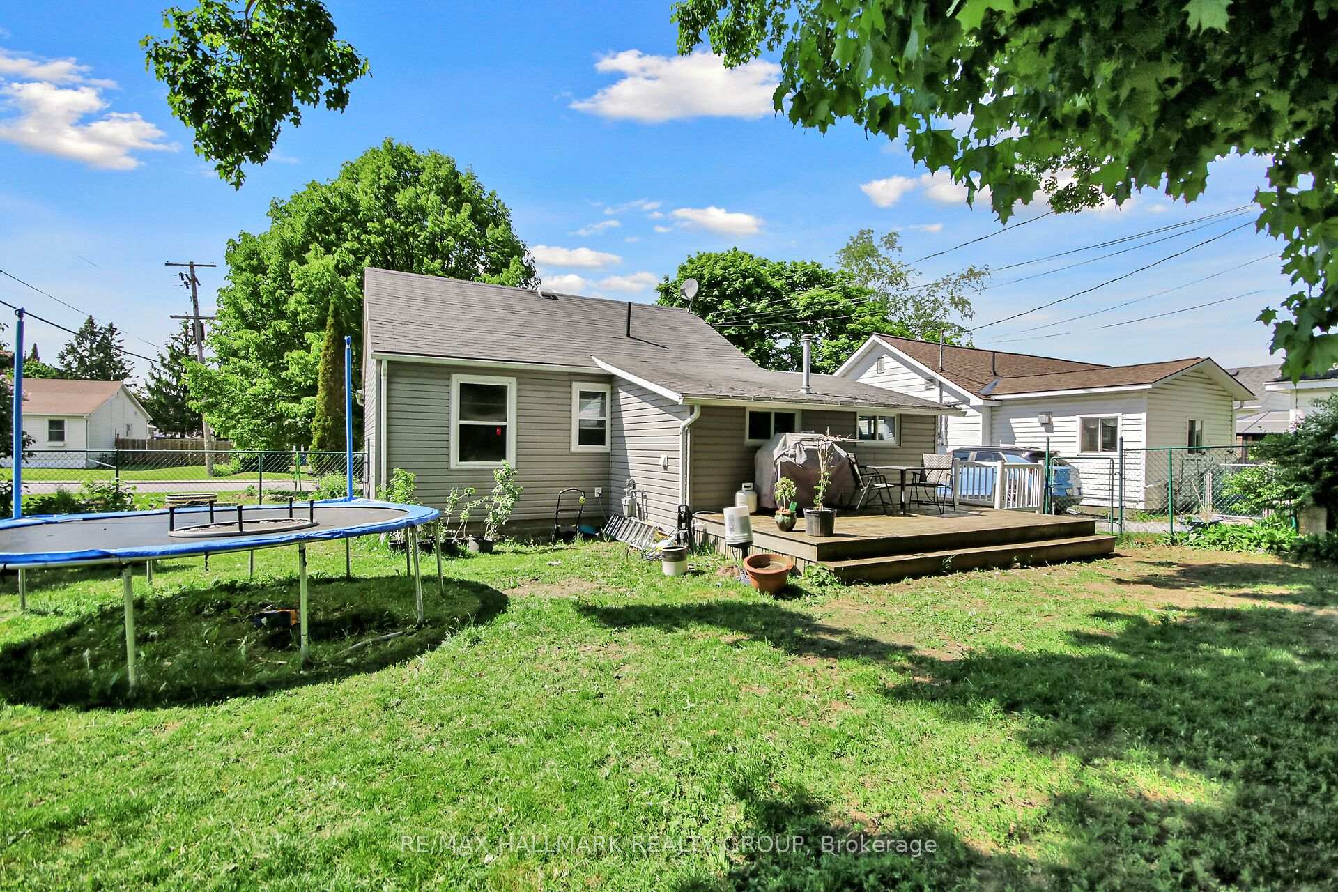 Photo 18 of 39 Beech Street, Smiths Falls — HOMEH