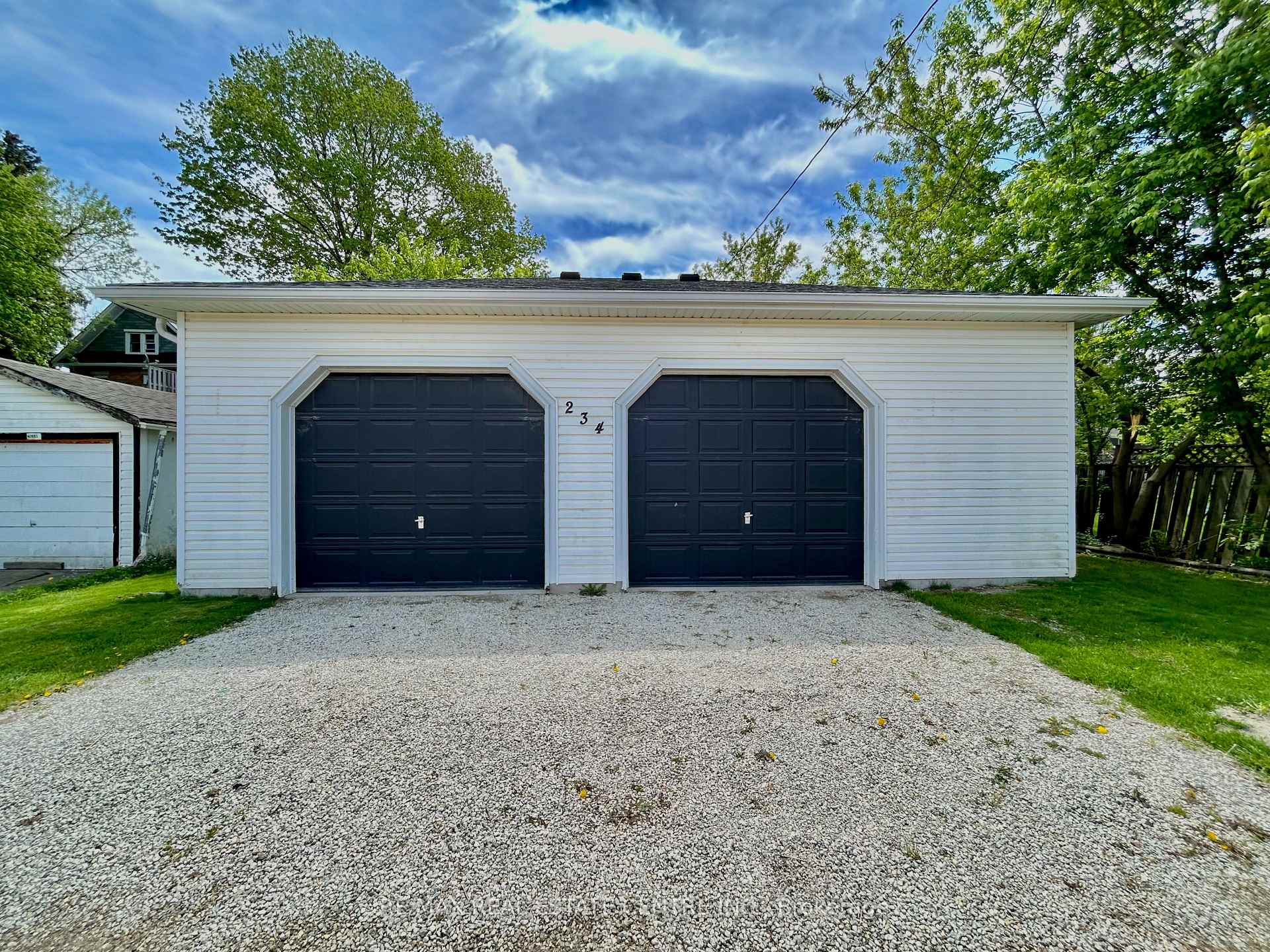 Photo 2 of 234 Main St Street E, Shelburne — HOMEH