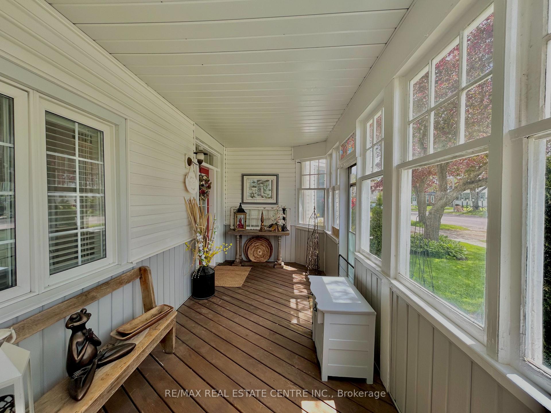 Photo 5 of 234 Main St Street E, Shelburne — HOMEH