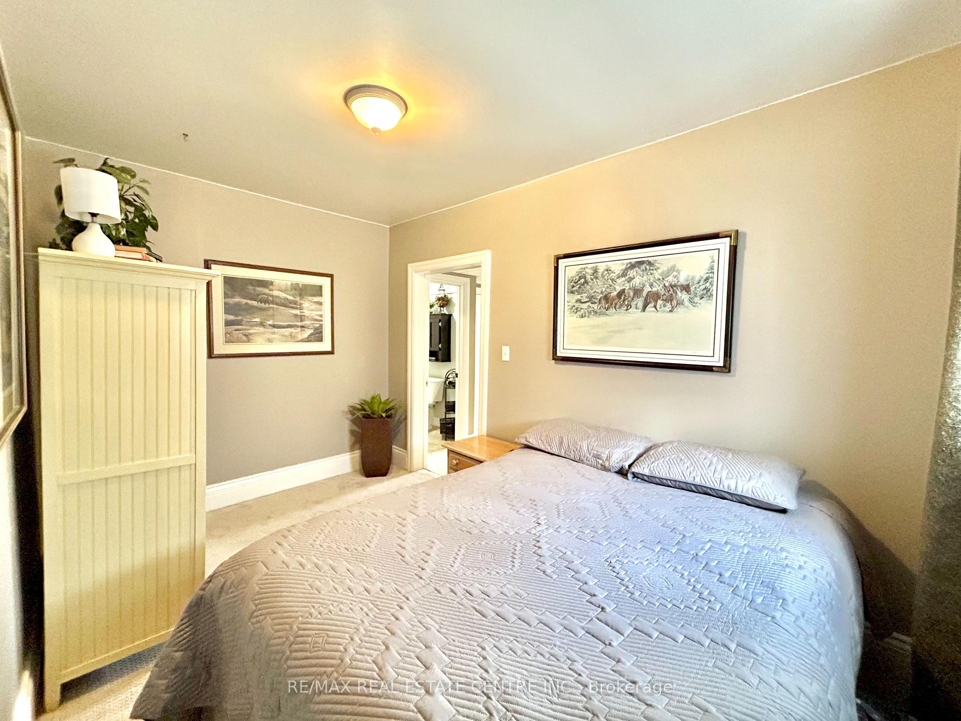 Photo 20 of 234 Main St Street E, Shelburne — HOMEH