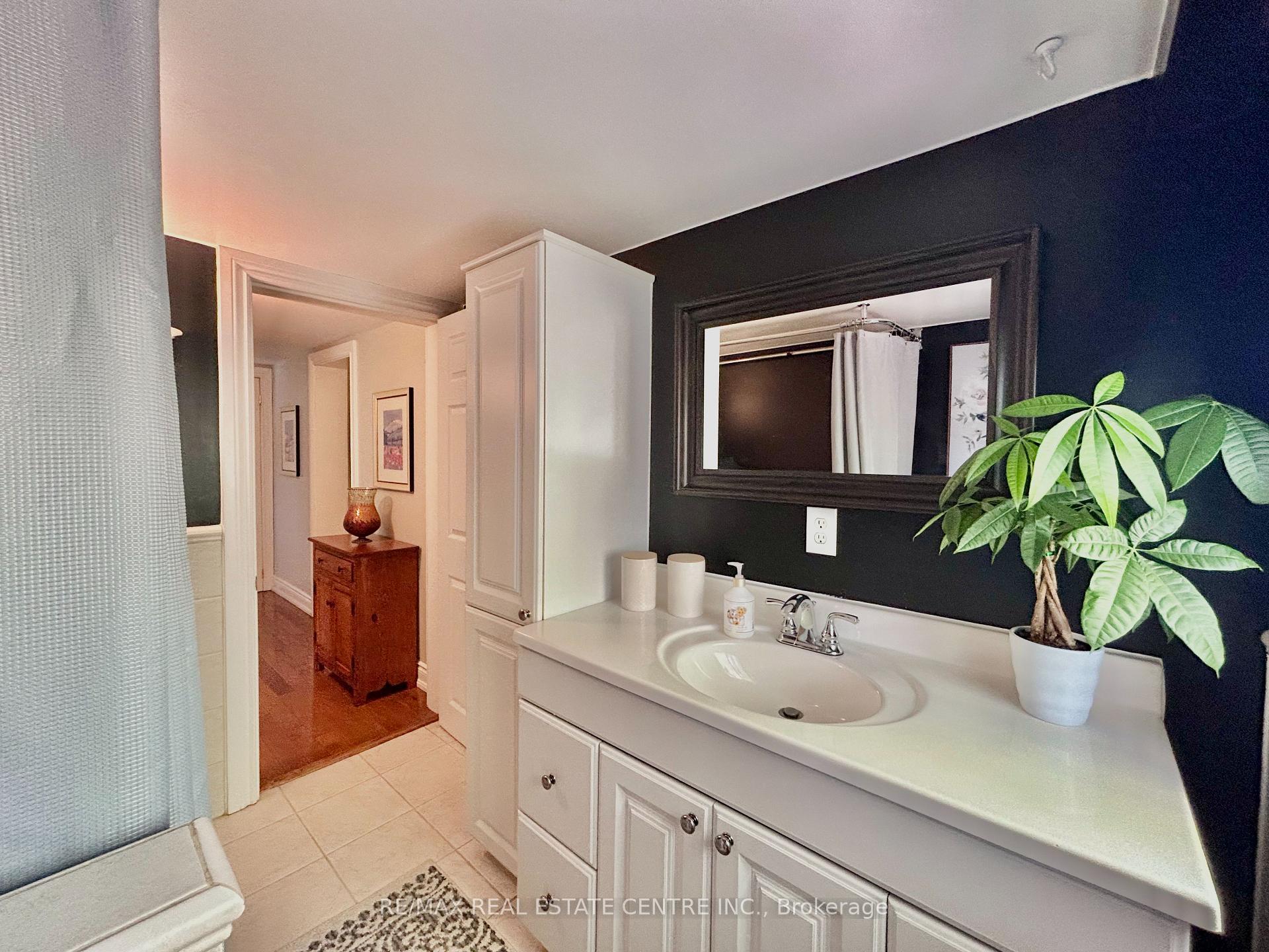 Photo 34 of 234 Main St Street E, Shelburne — HOMEH