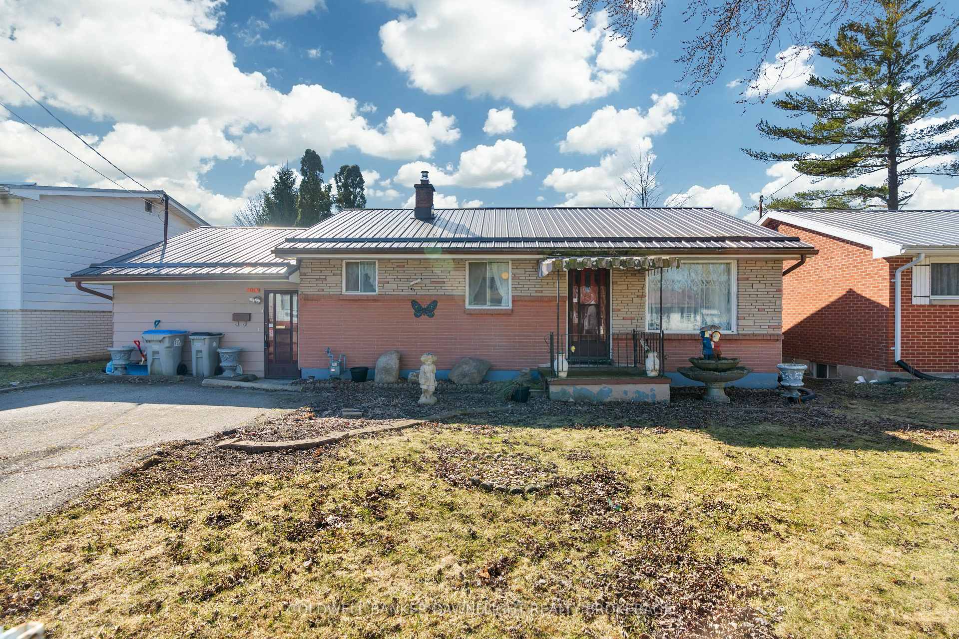 Photo 1 of 121 Victoria Street W, South Huron, Exeter — HOMEH