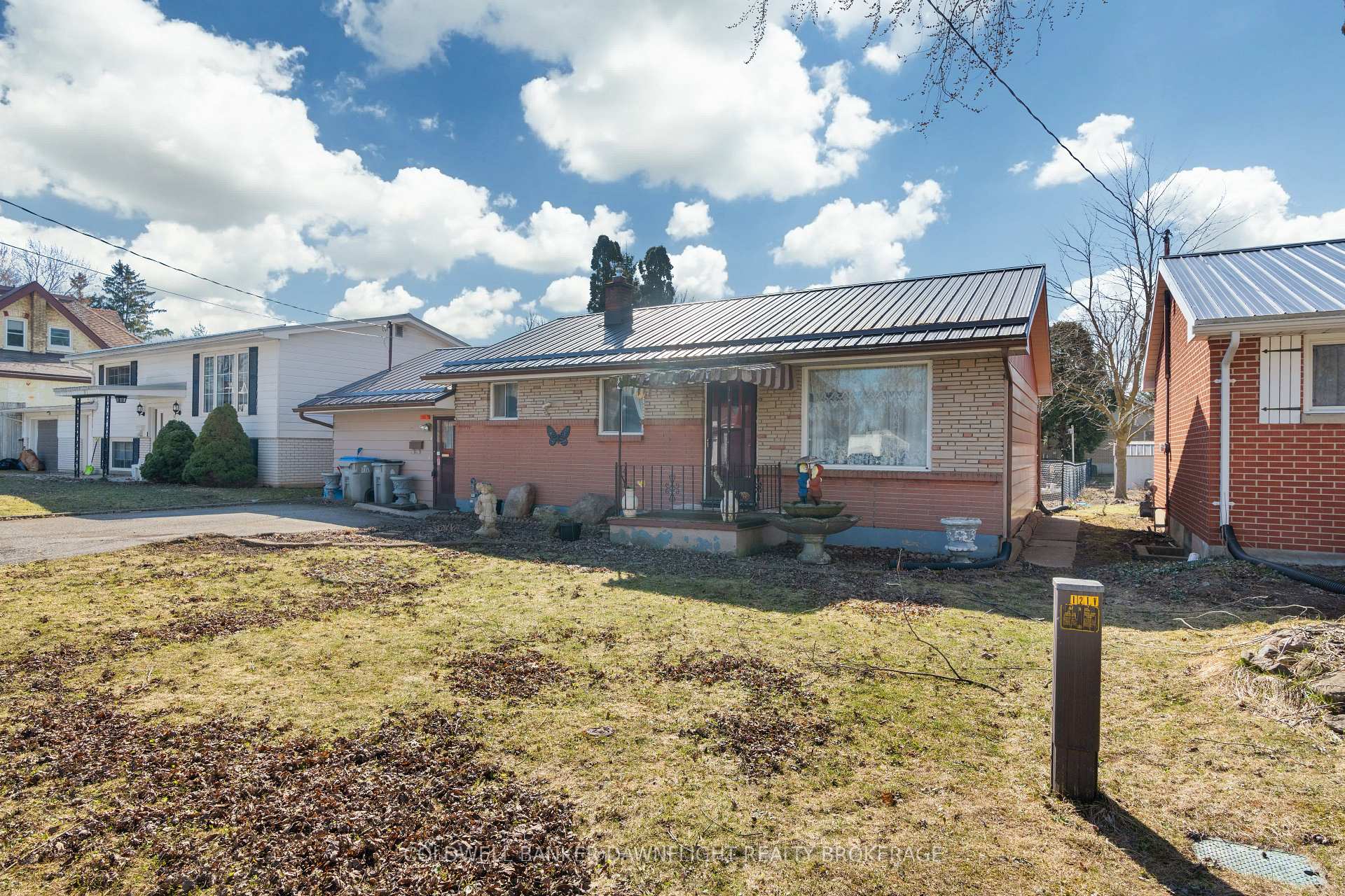 Photo 5 of 121 Victoria Street W, South Huron, Exeter — HOMEH