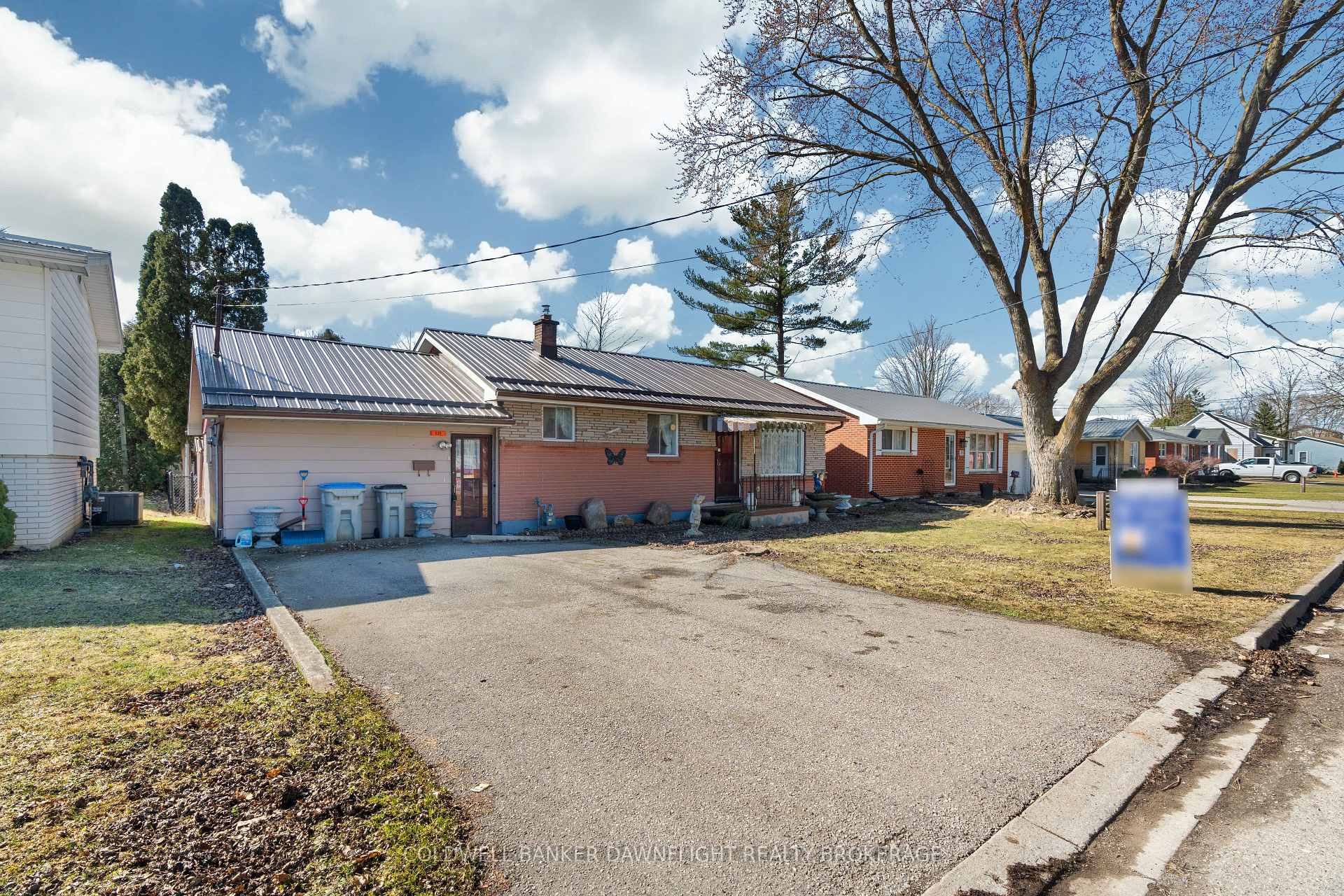 Photo 6 of 121 Victoria Street W, South Huron, Exeter — HOMEH