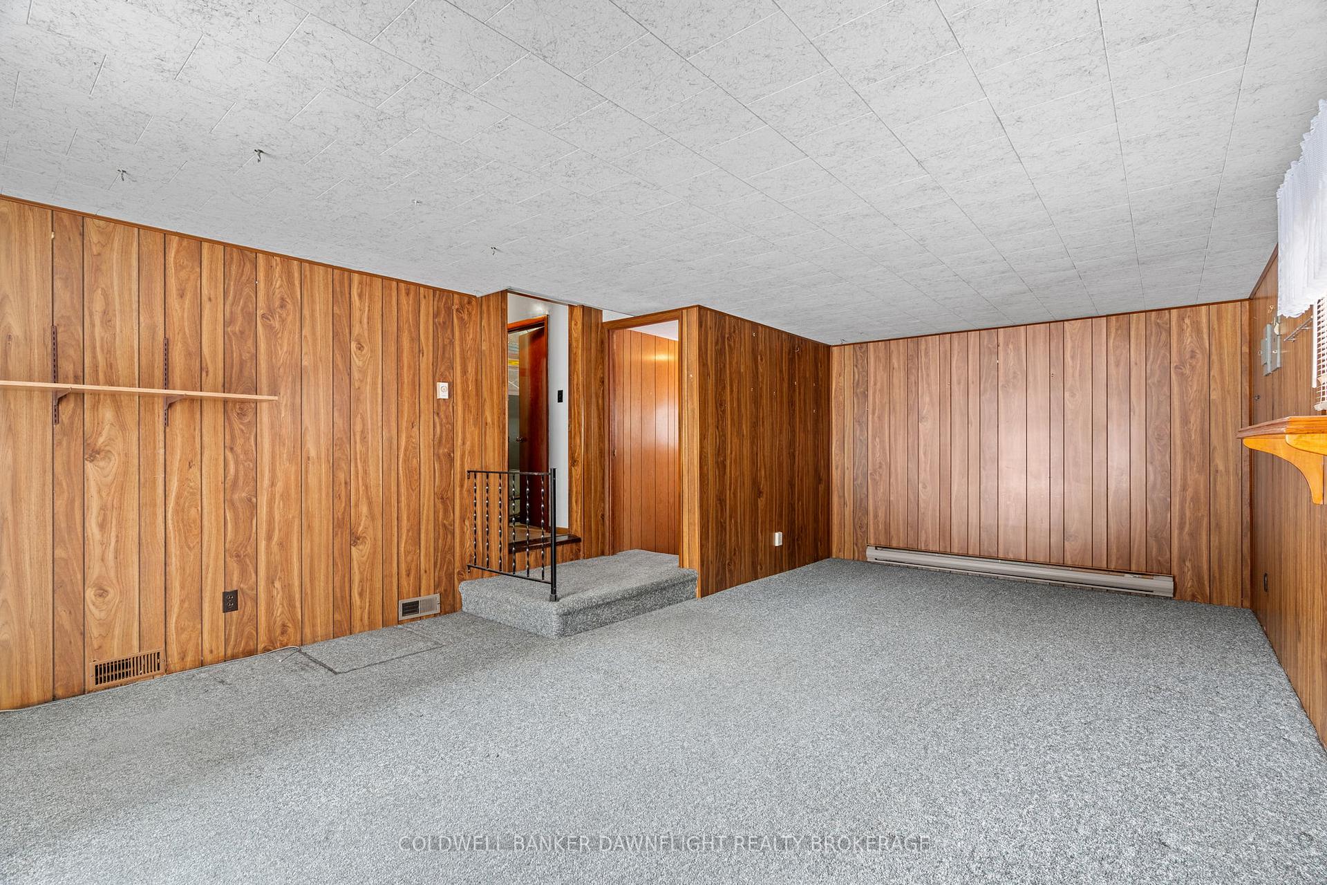 Photo 13 of 121 Victoria Street W, South Huron, Exeter — HOMEH