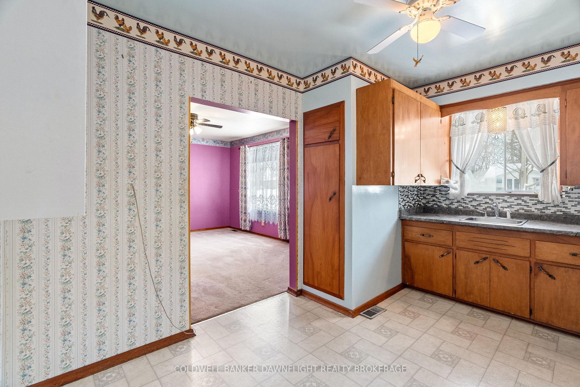Photo 17 of 121 Victoria Street W, South Huron, Exeter — HOMEH