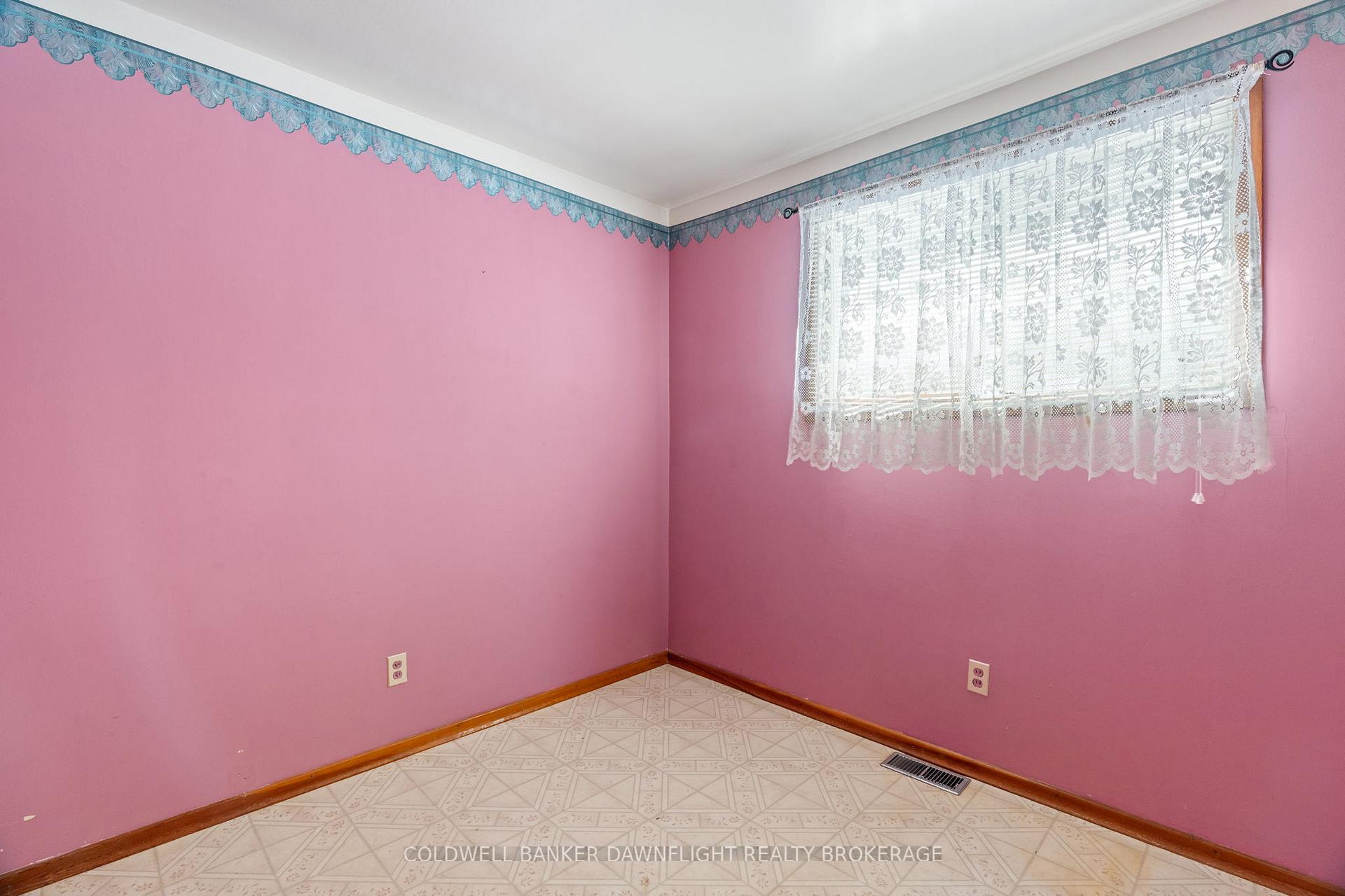 Photo 27 of 121 Victoria Street W, South Huron, Exeter — HOMEH