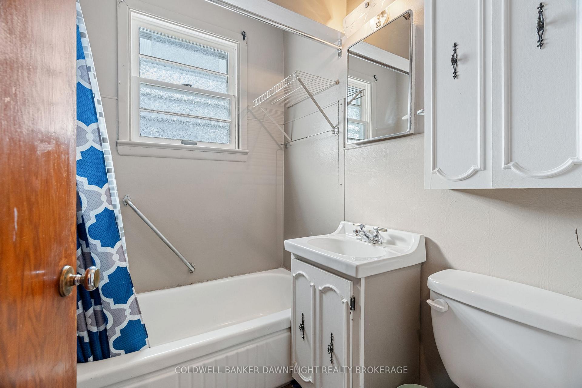 Photo 30 of 121 Victoria Street W, South Huron, Exeter — HOMEH