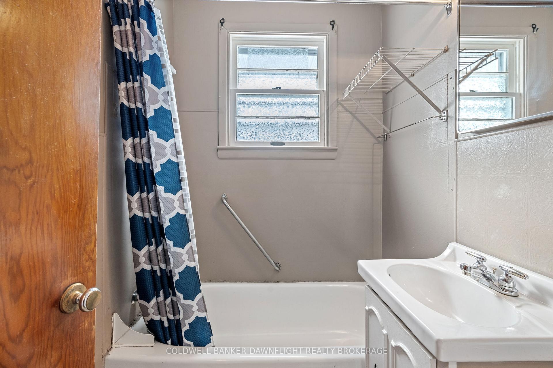 Photo 31 of 121 Victoria Street W, South Huron, Exeter — HOMEH