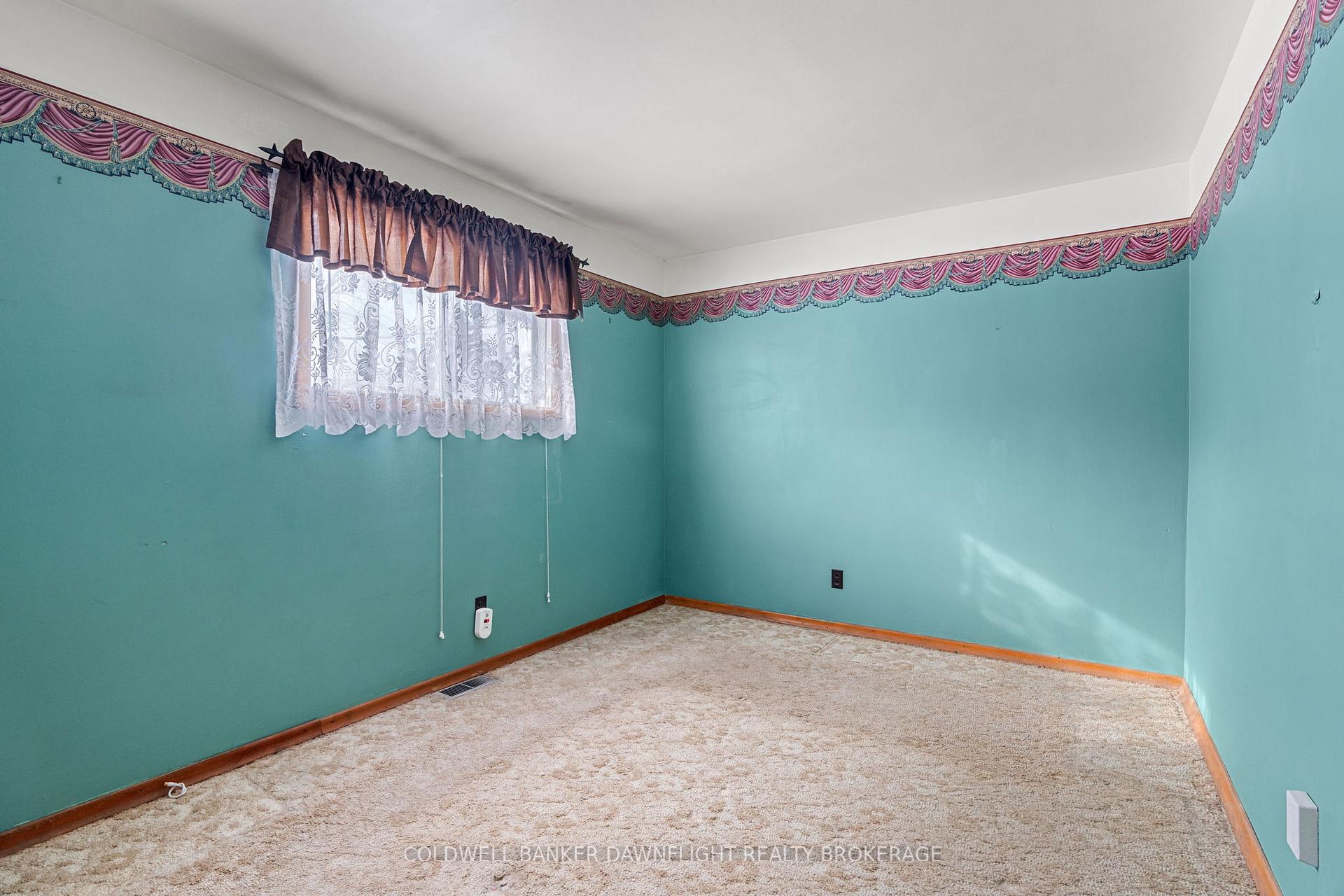 Photo 32 of 121 Victoria Street W, South Huron, Exeter — HOMEH