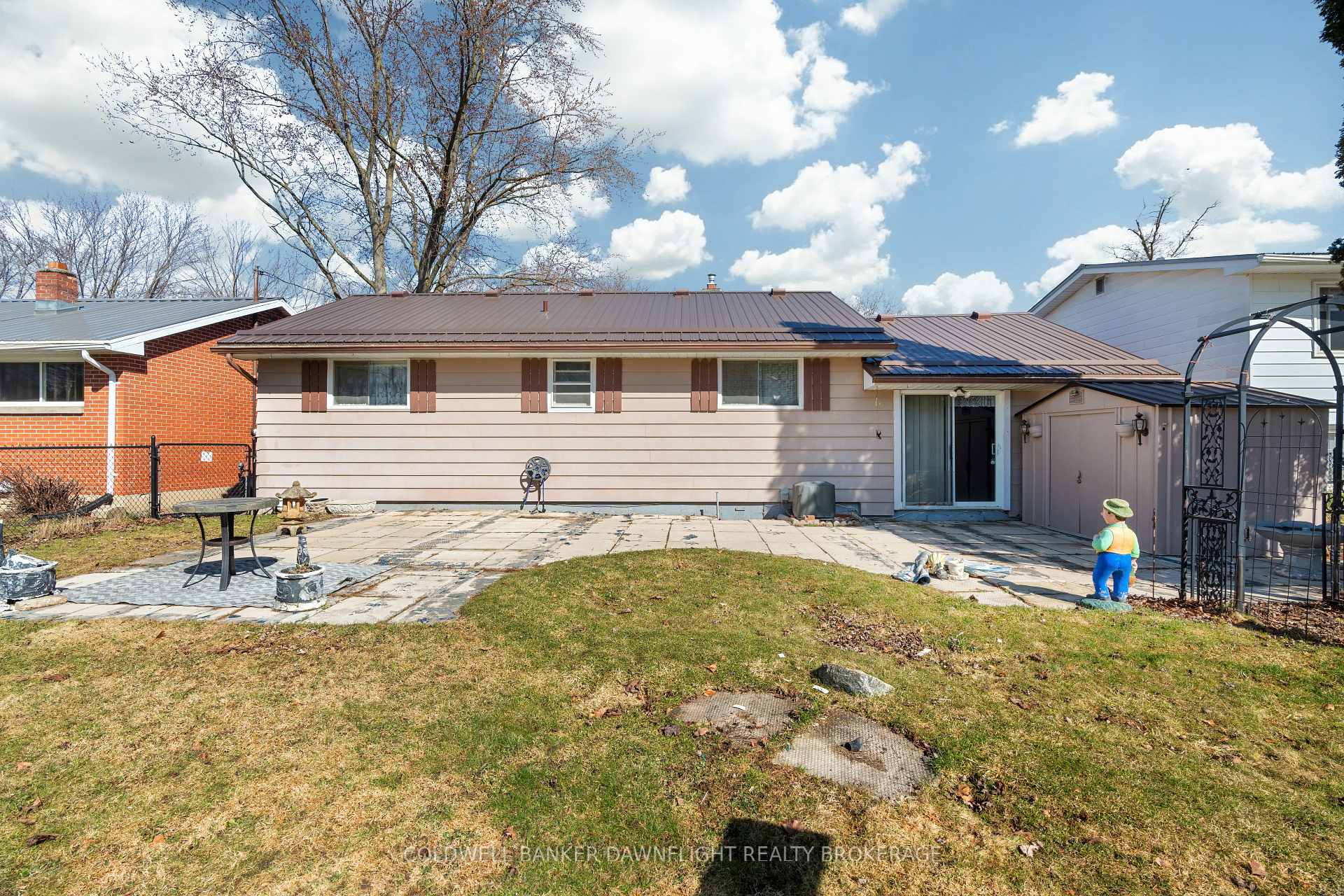 Photo 43 of 121 Victoria Street W, South Huron, Exeter — HOMEH