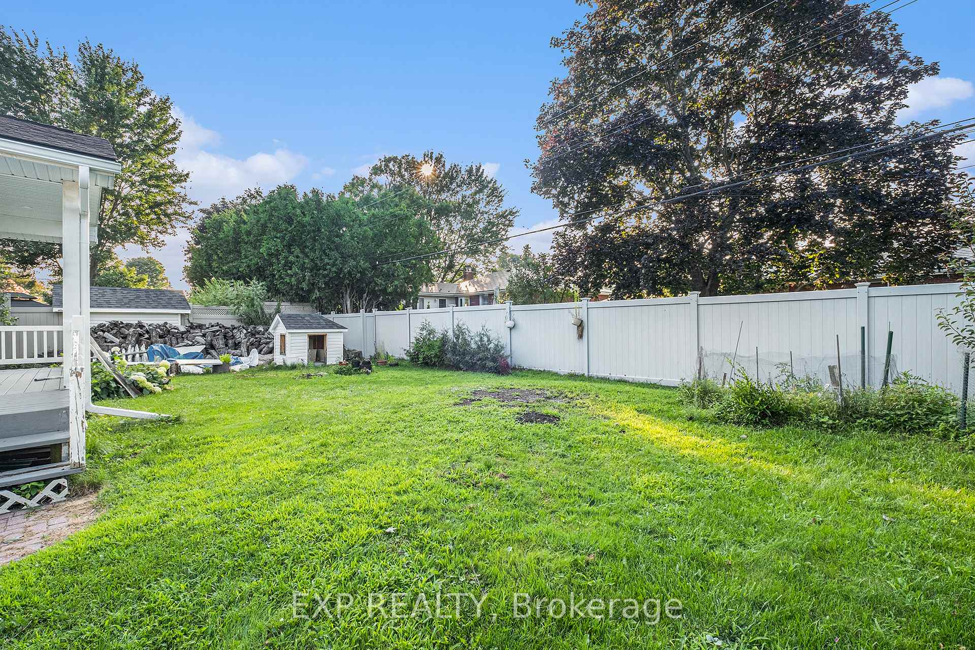 Photo 18 of 28 Roundhay Drive, Ottawa, Manordale — HOMEH