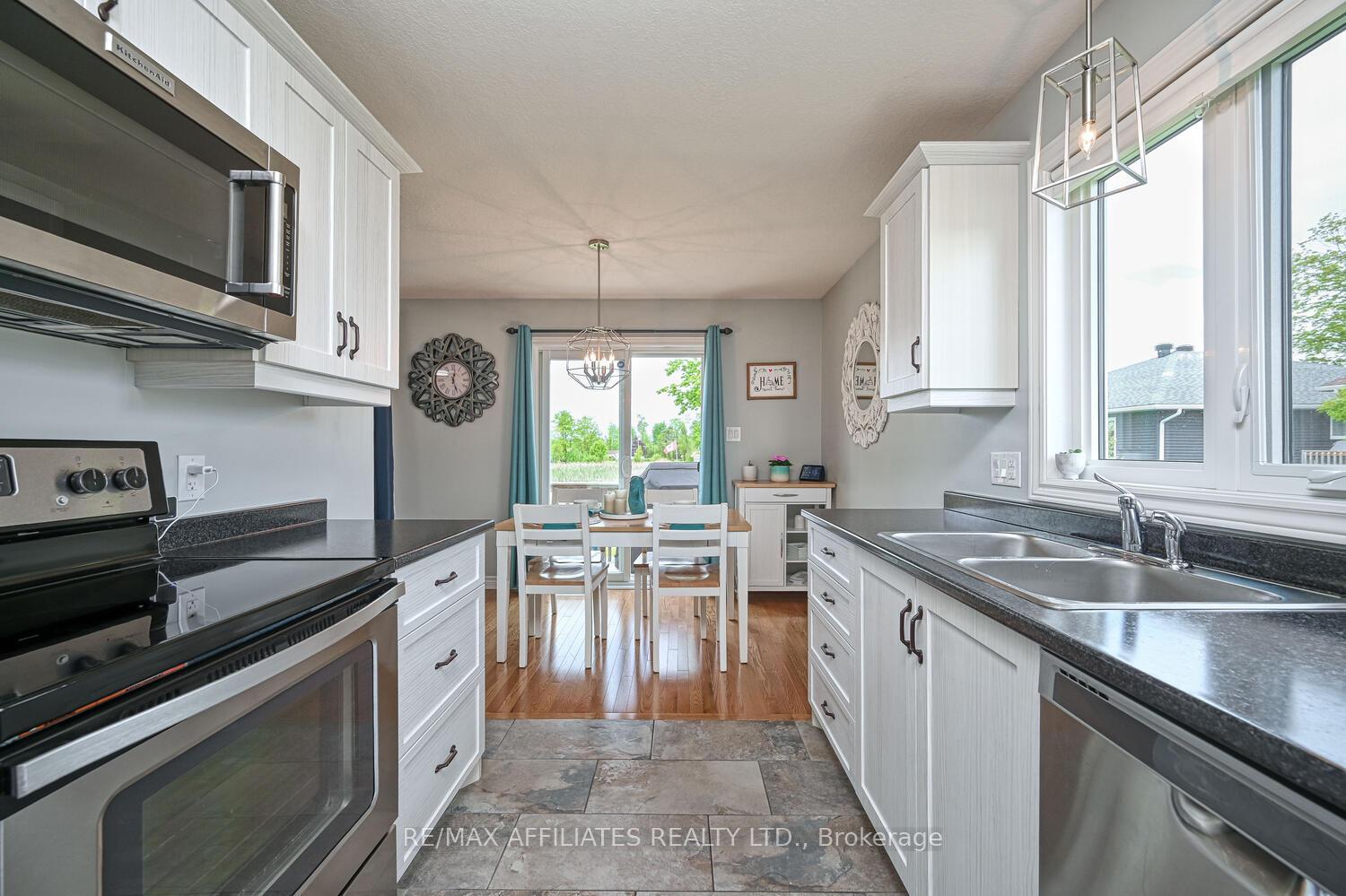 Photo 12 of 225 Wood Avenue, Smiths Falls — HOMEH
