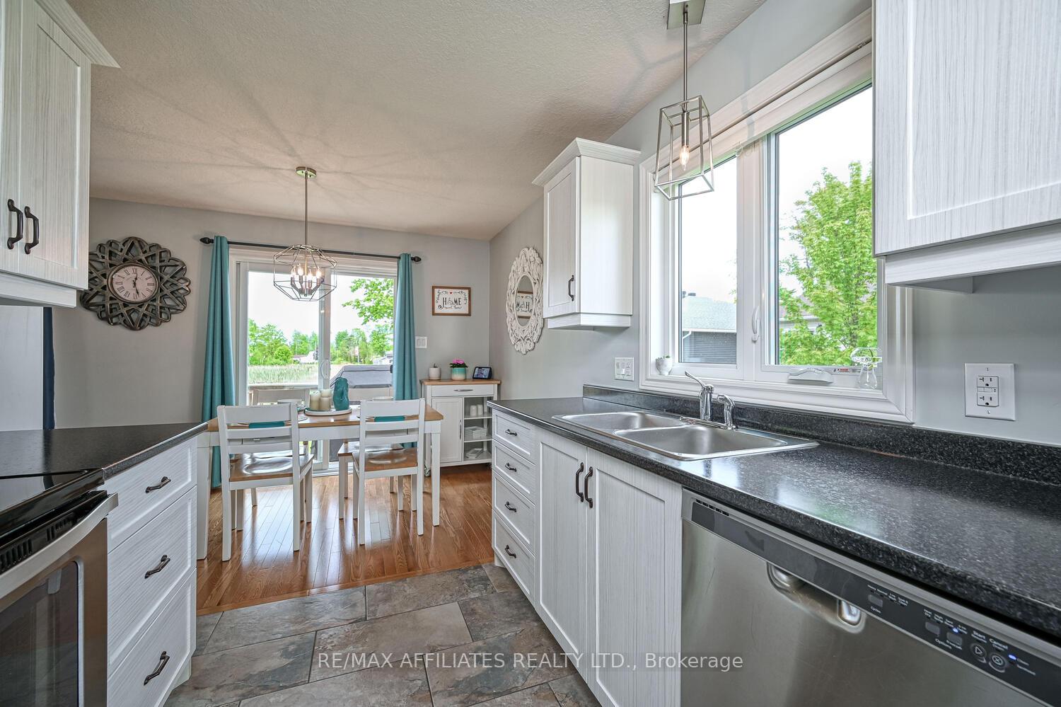 Photo 14 of 225 Wood Avenue, Smiths Falls — HOMEH