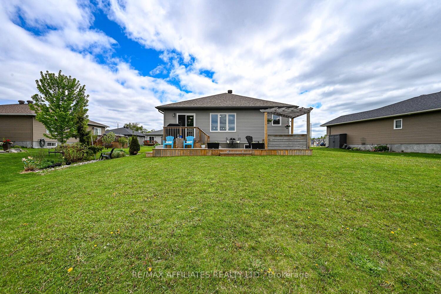 Photo 37 of 225 Wood Avenue, Smiths Falls — HOMEH