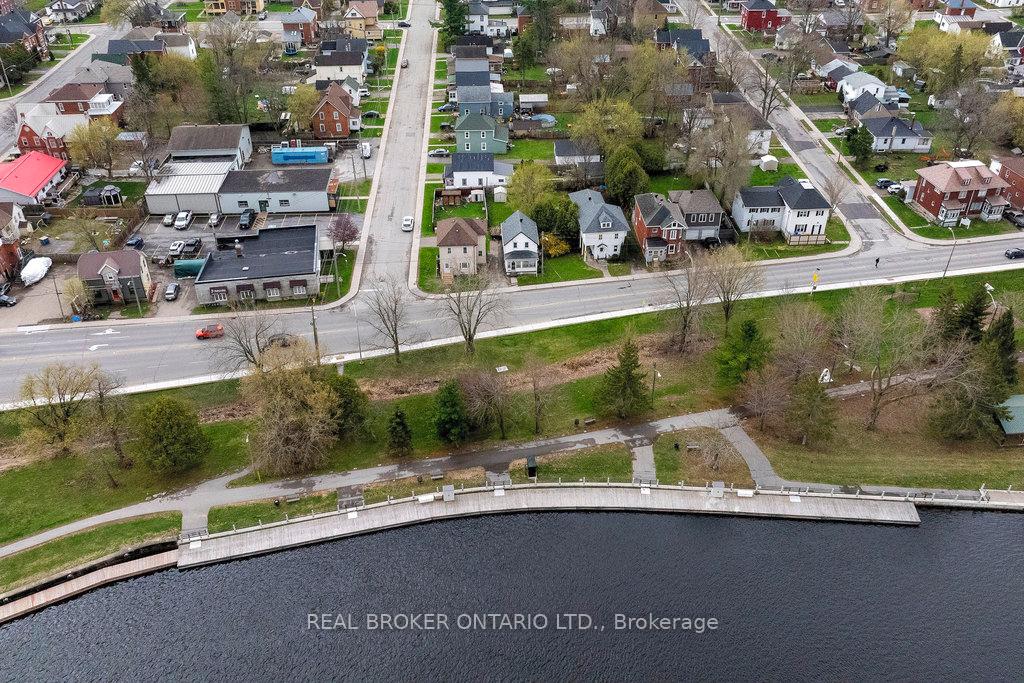 Photo 2 of 9 Lombard Street, Smiths Falls — HOMEH